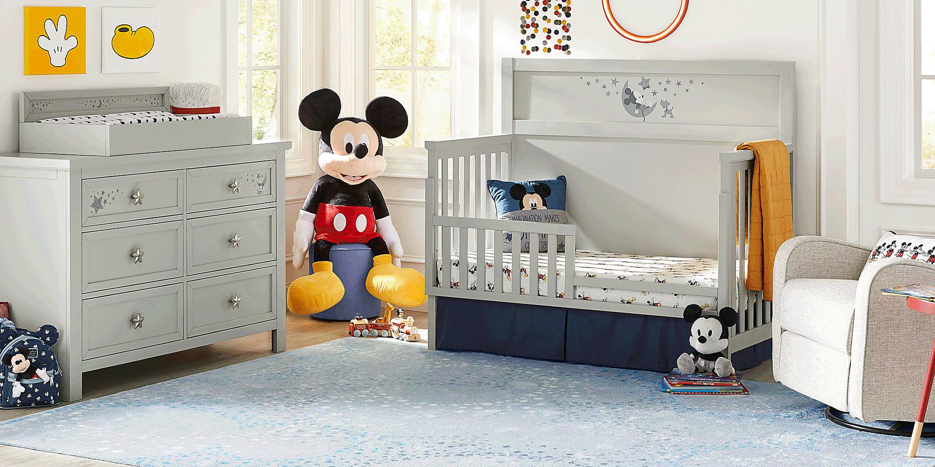 Kids Starry Dreams with Mickey Mouse Gray 6 Pc Nursery with Toddler and Conversion Rails - Image 2