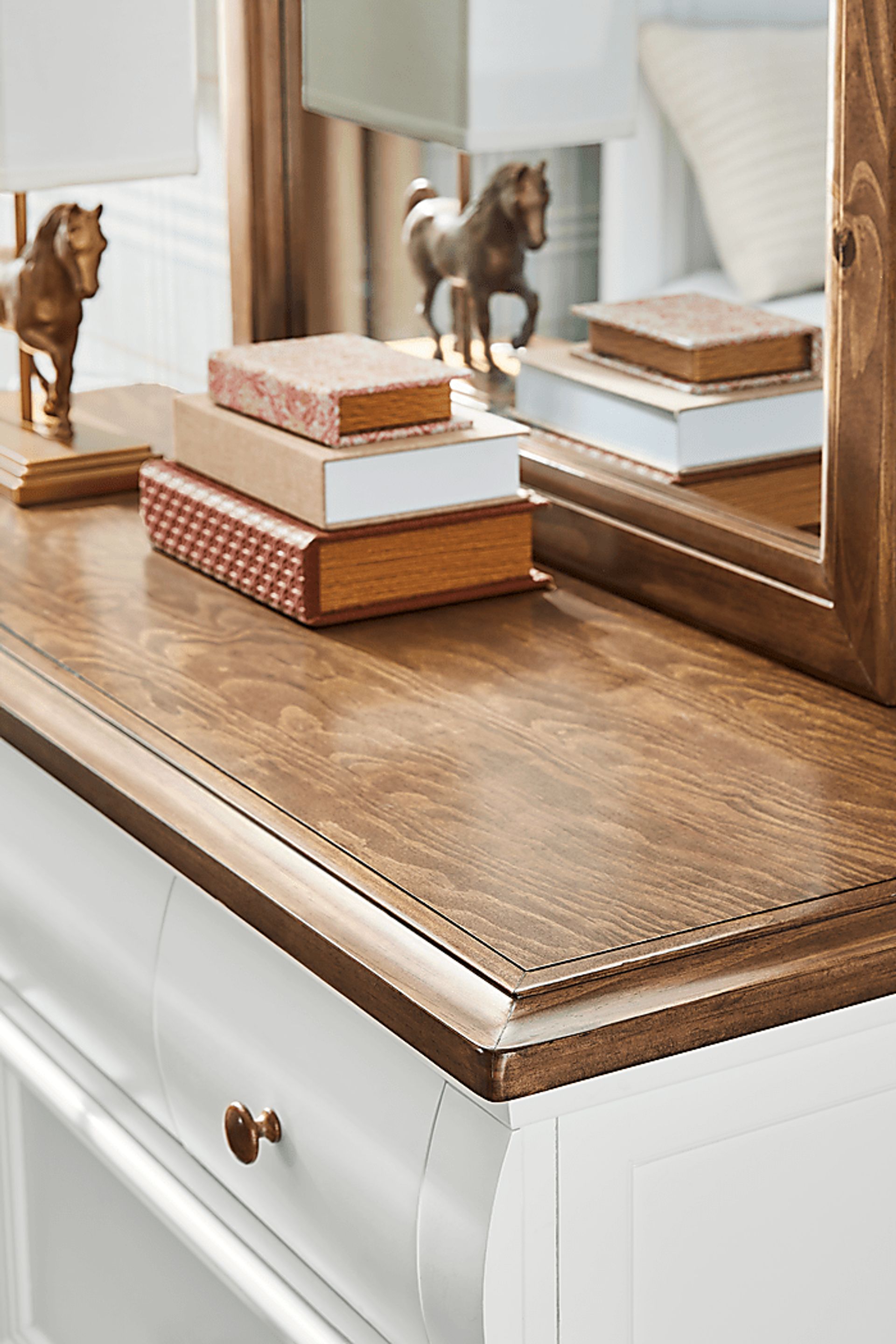 Kids Sugar Hollow White Twin Panel Bedroom - Image 8