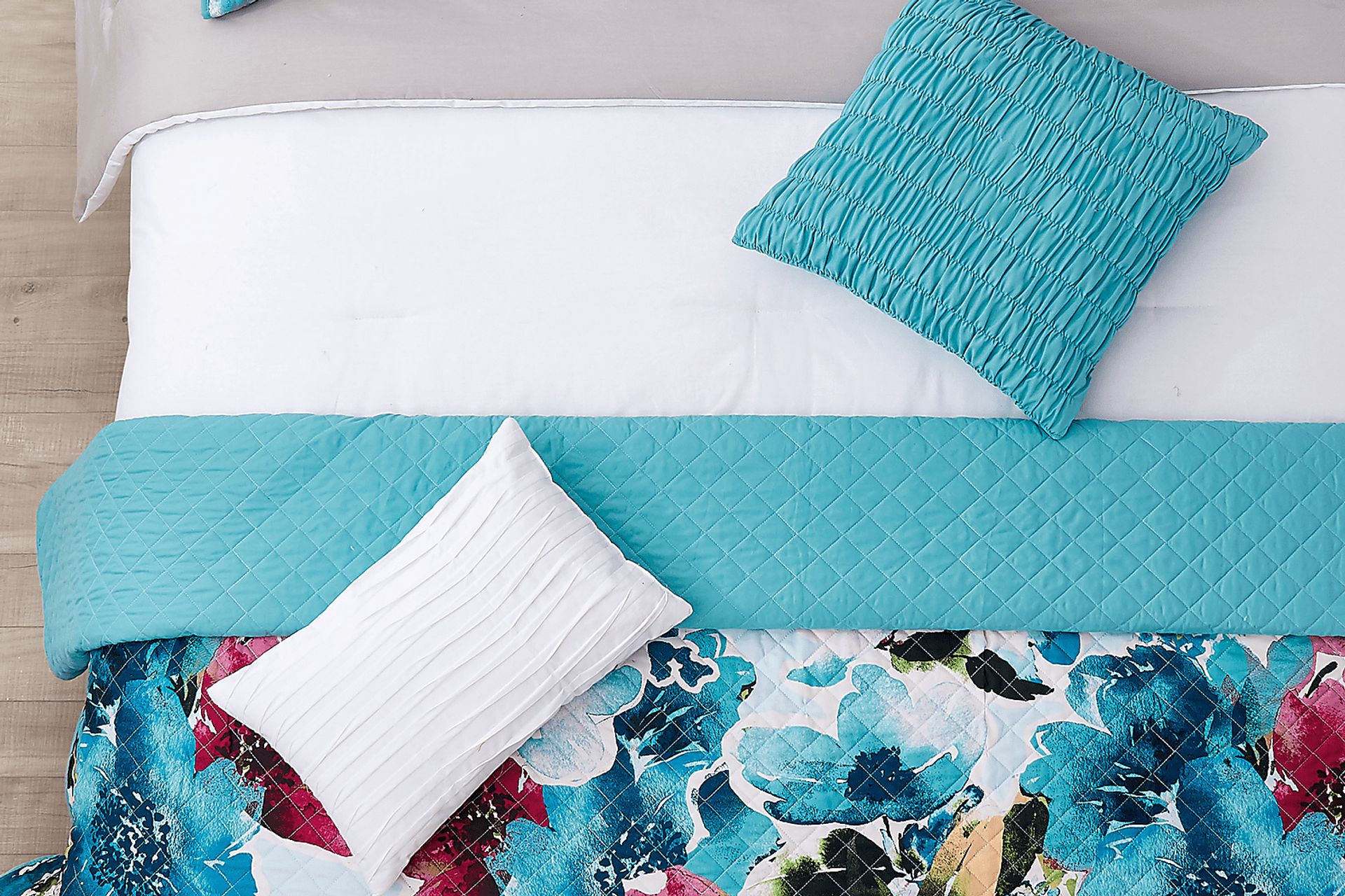 Kids Watercolor Quilt Teal 8 Pc Full/Queen Comforter Set - Image 4