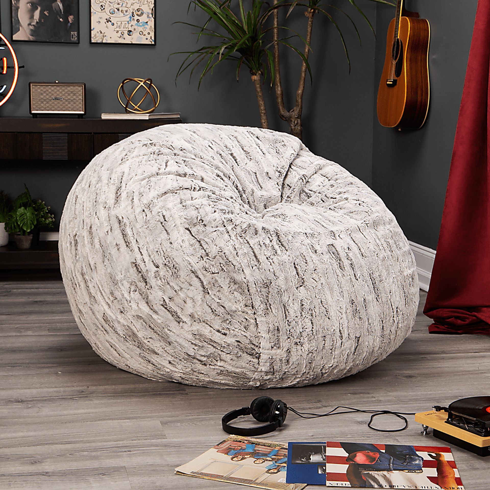 Kids Winter Dream Silver Faux Fur Bean Bag - Image 3