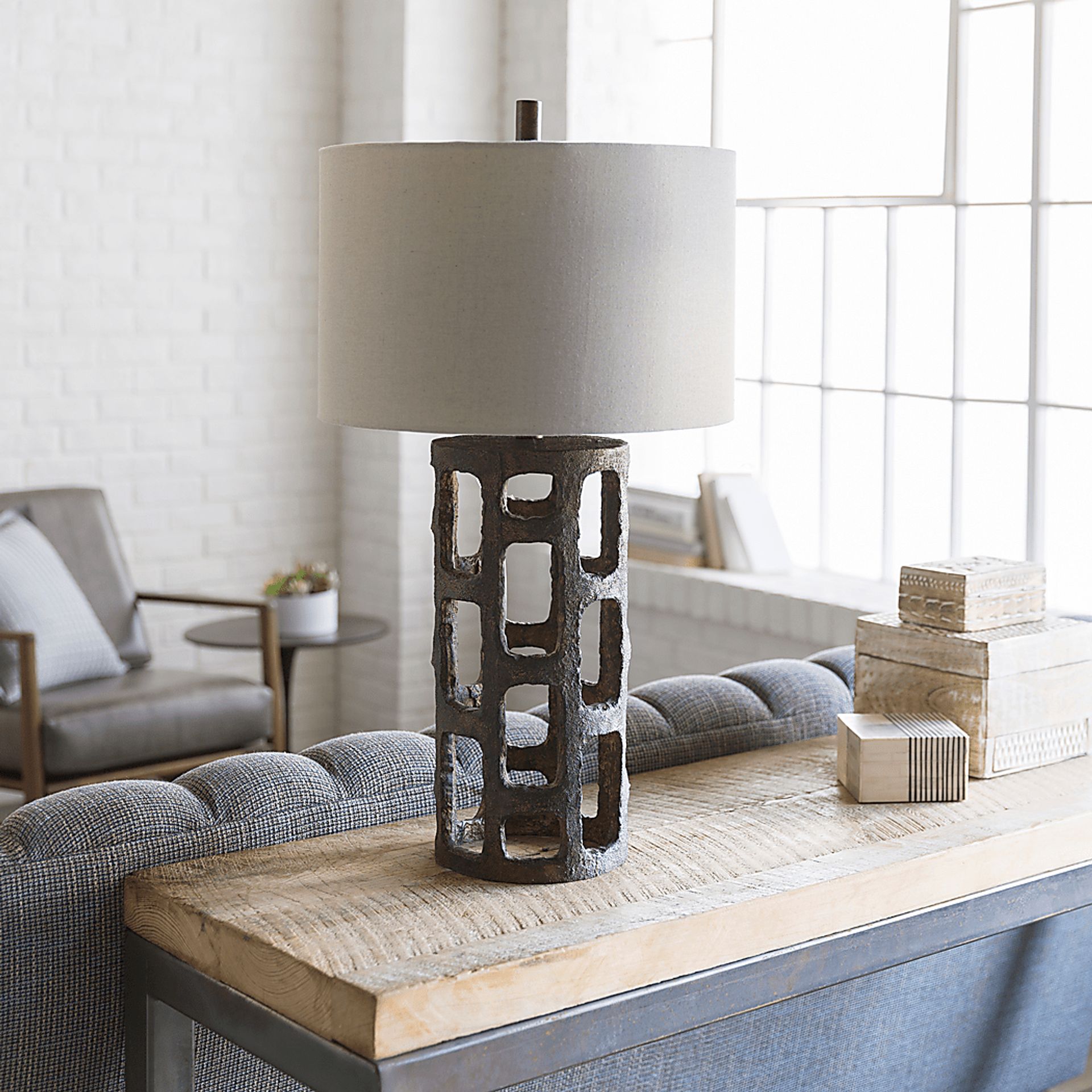 Kieland Grove Black Lamp - Image 2