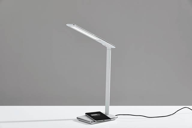 Kingsford Court White Lamp - Thumbnail - Image 3