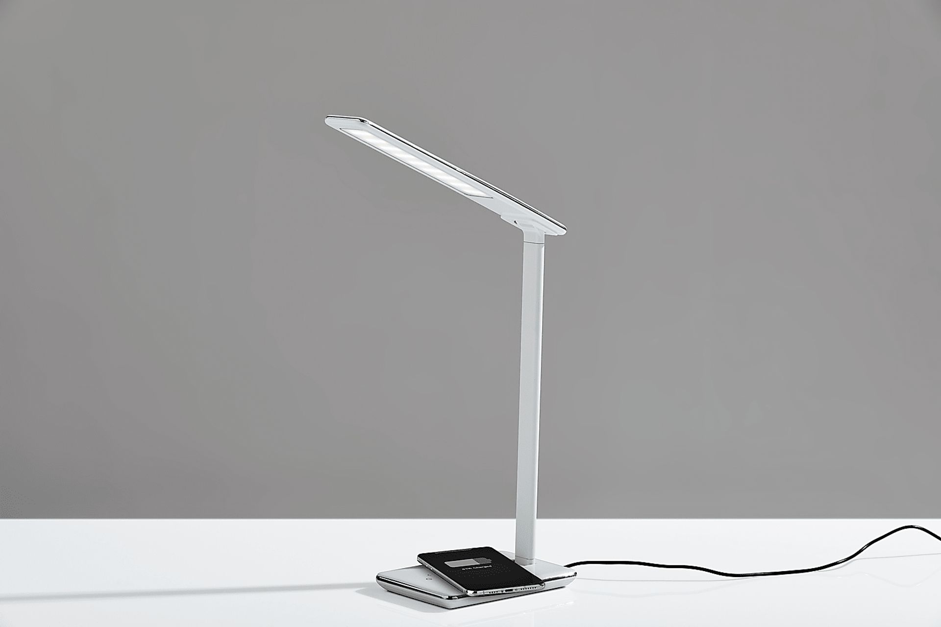 Kingsford Court White Lamp - Image 3