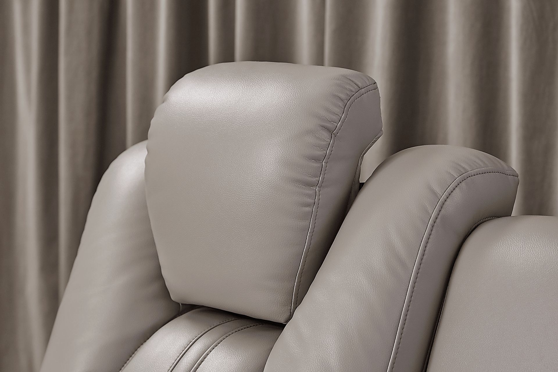 Kingvale Court Platinum 7 Pc Dual Power Reclining Living Room - Image 15