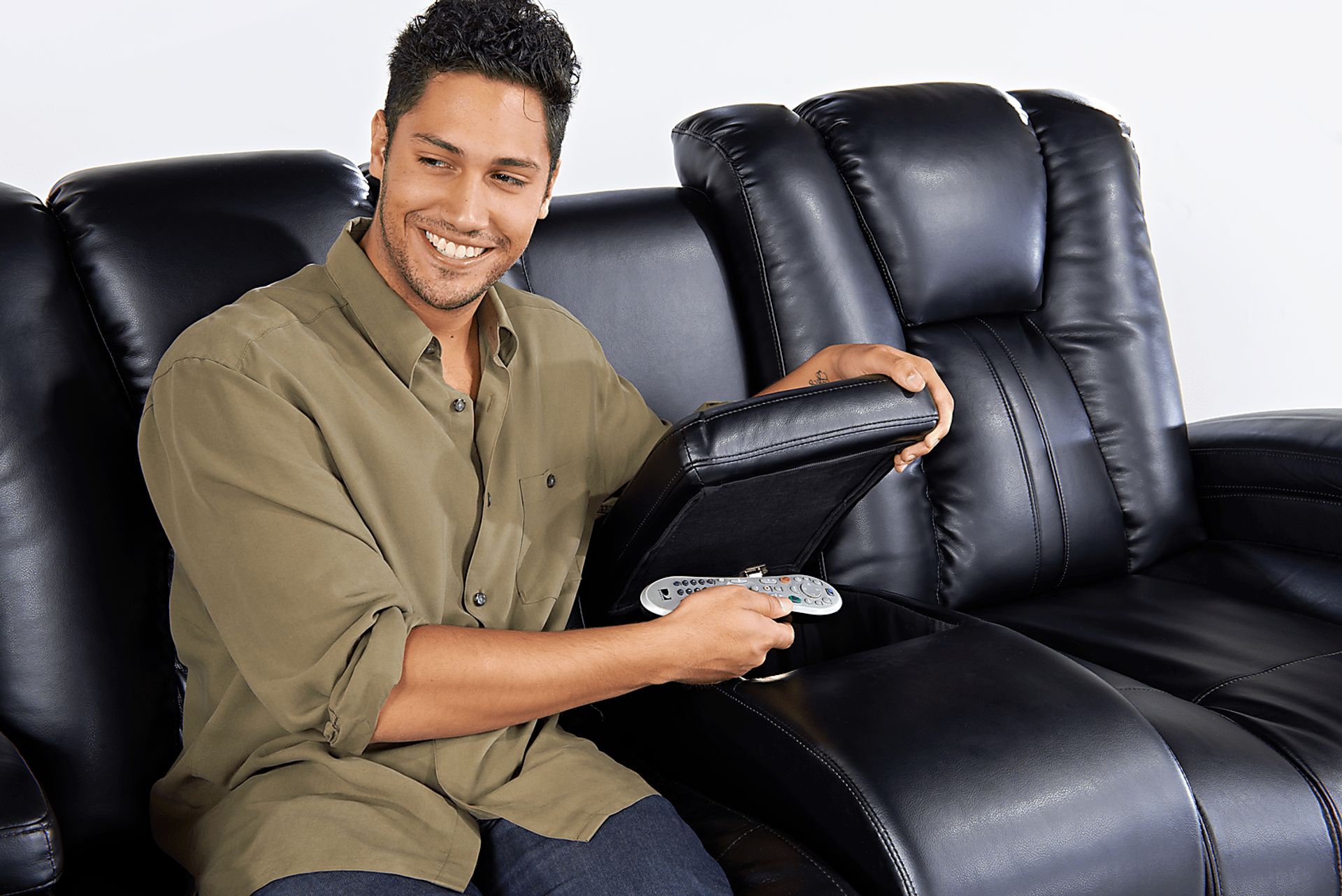 Kingvale Black Power Reclining Sofa - Image 7