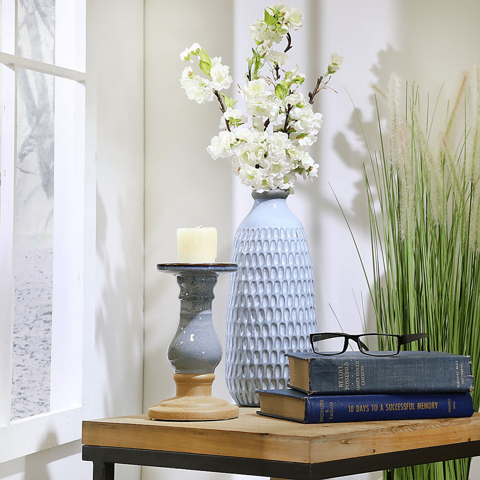 Koretz Blue Vase - Image 3