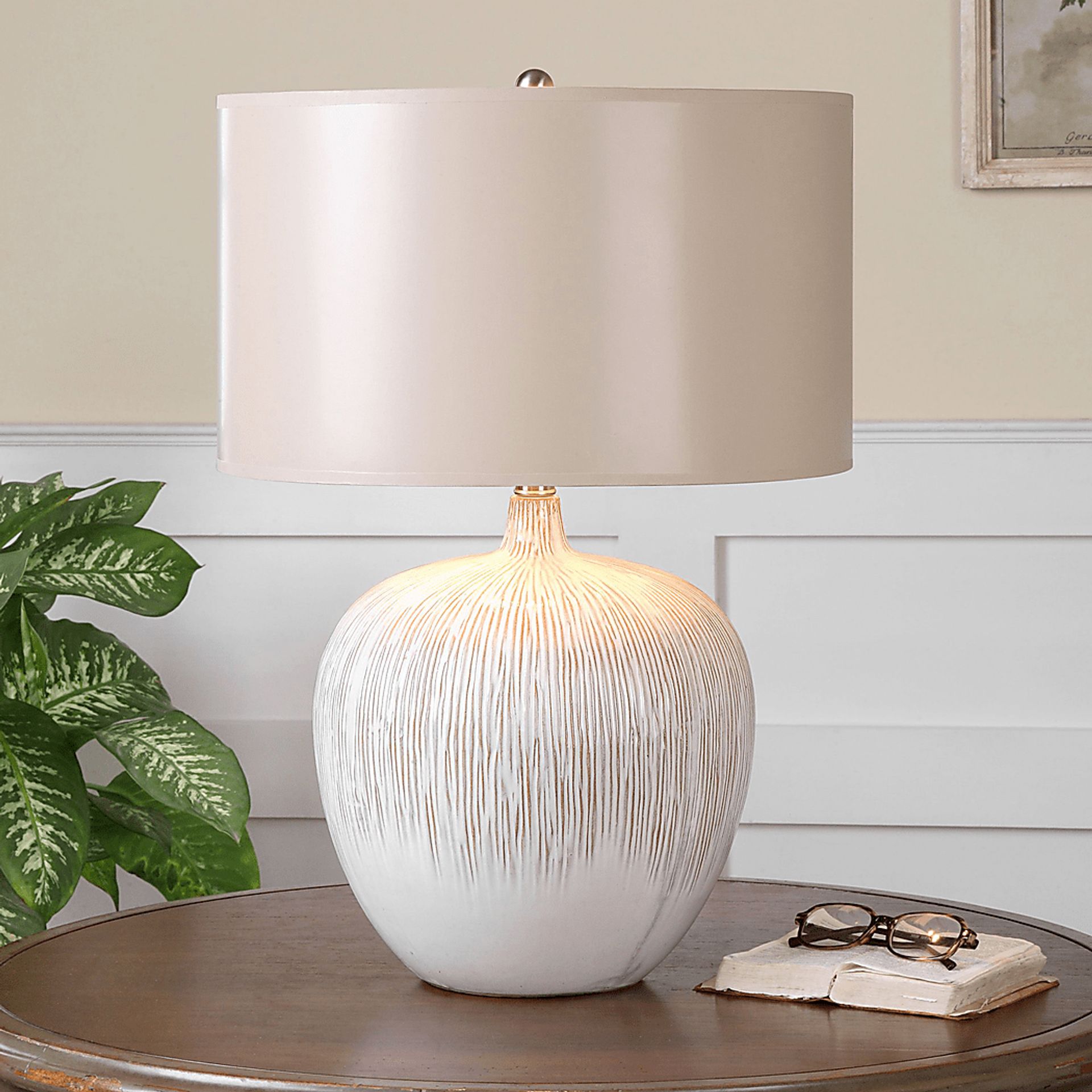Kozy Cove Ivory Lamp - Image 2