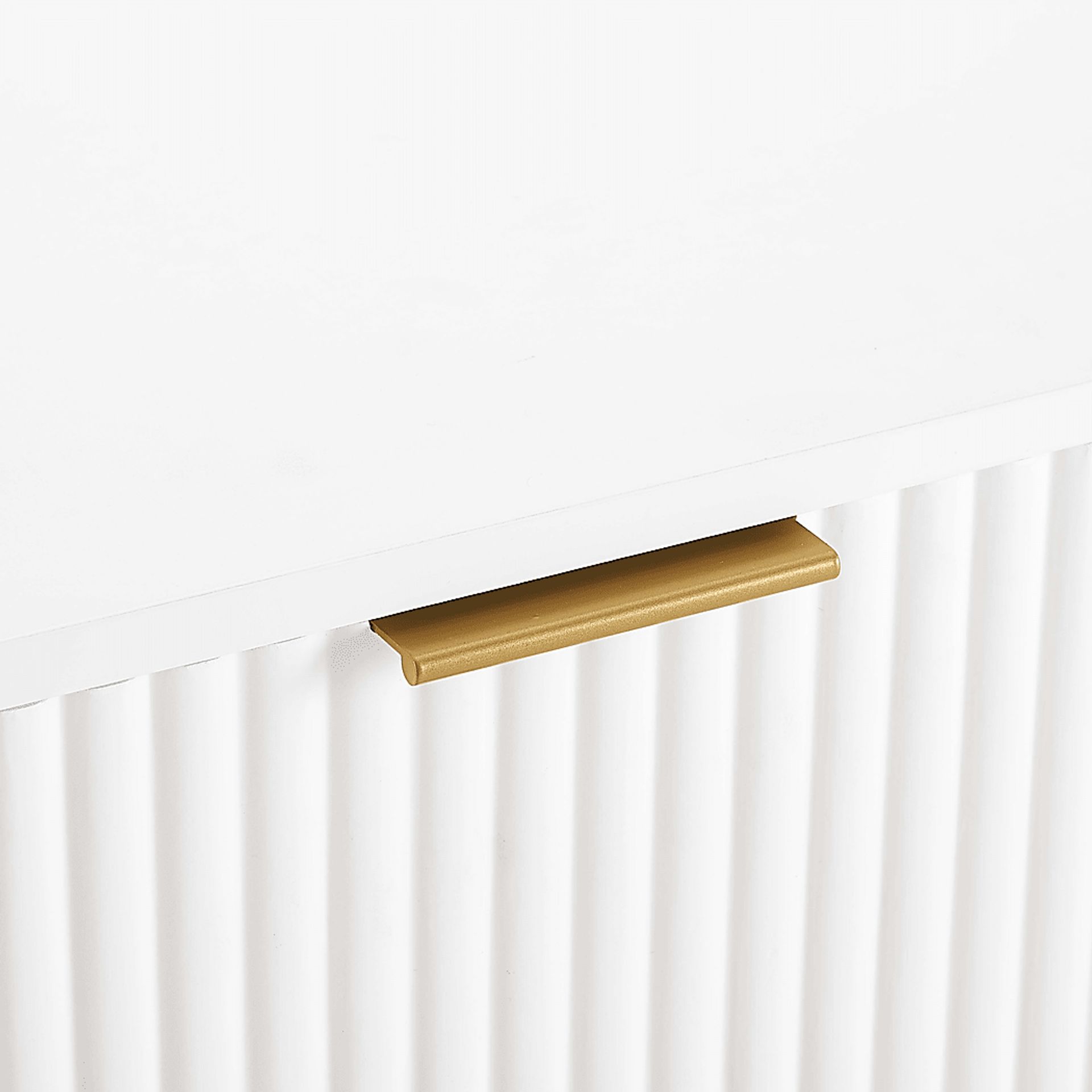 Kroc VII White Dresser - Image 3