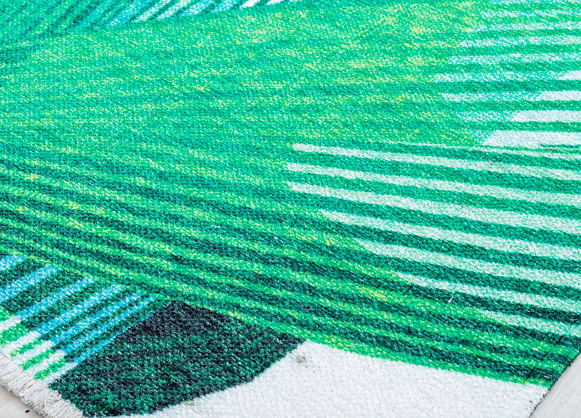Kulaca White 7'10 x 10' Rug - Image 3