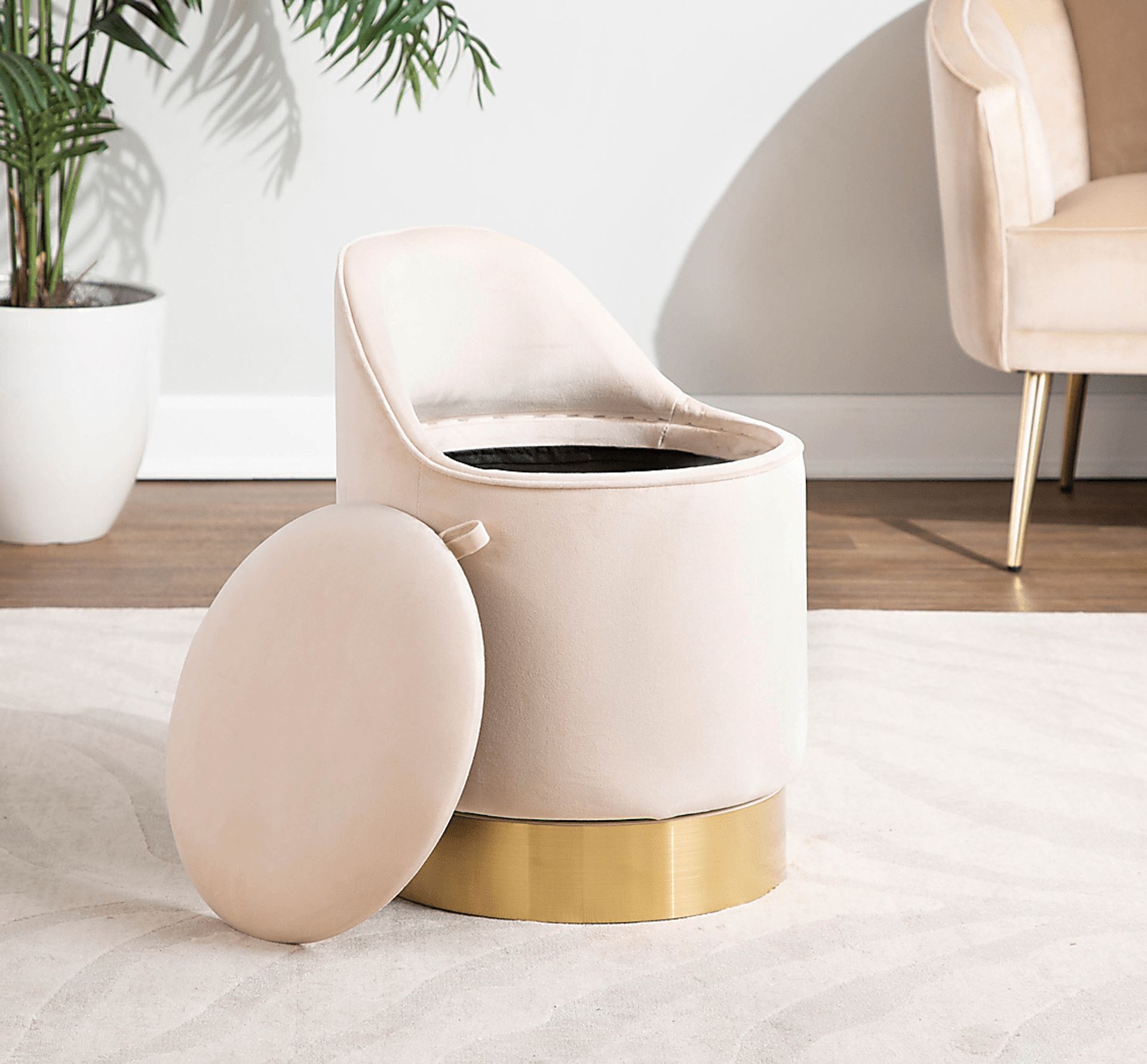 Kylman Cream Vanity Stool - Image 12