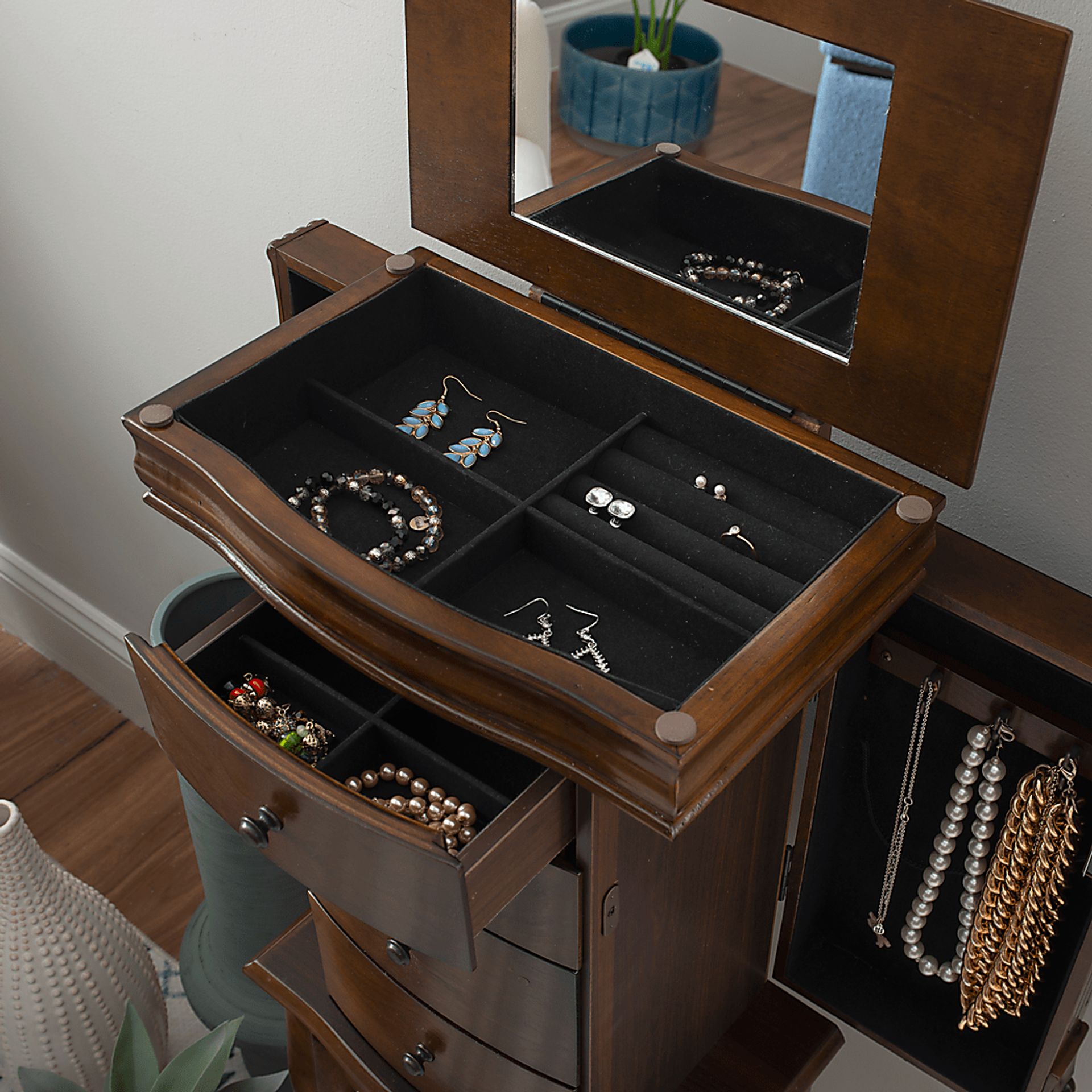 Lackyland Brown Jewelry Armoire - Image 12