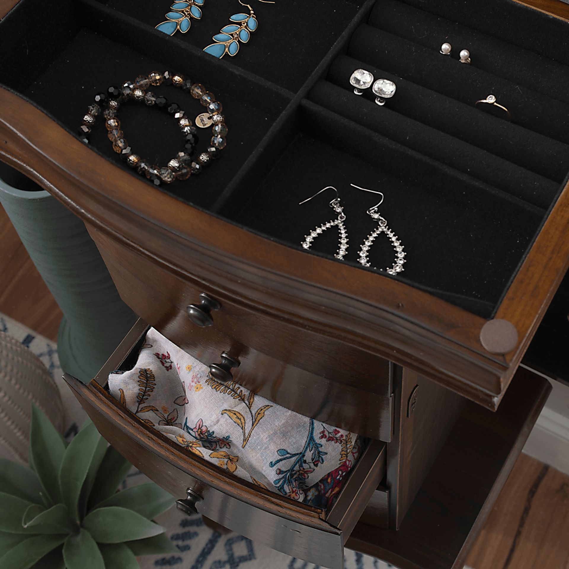Lackyland Brown Jewelry Armoire - Image 13