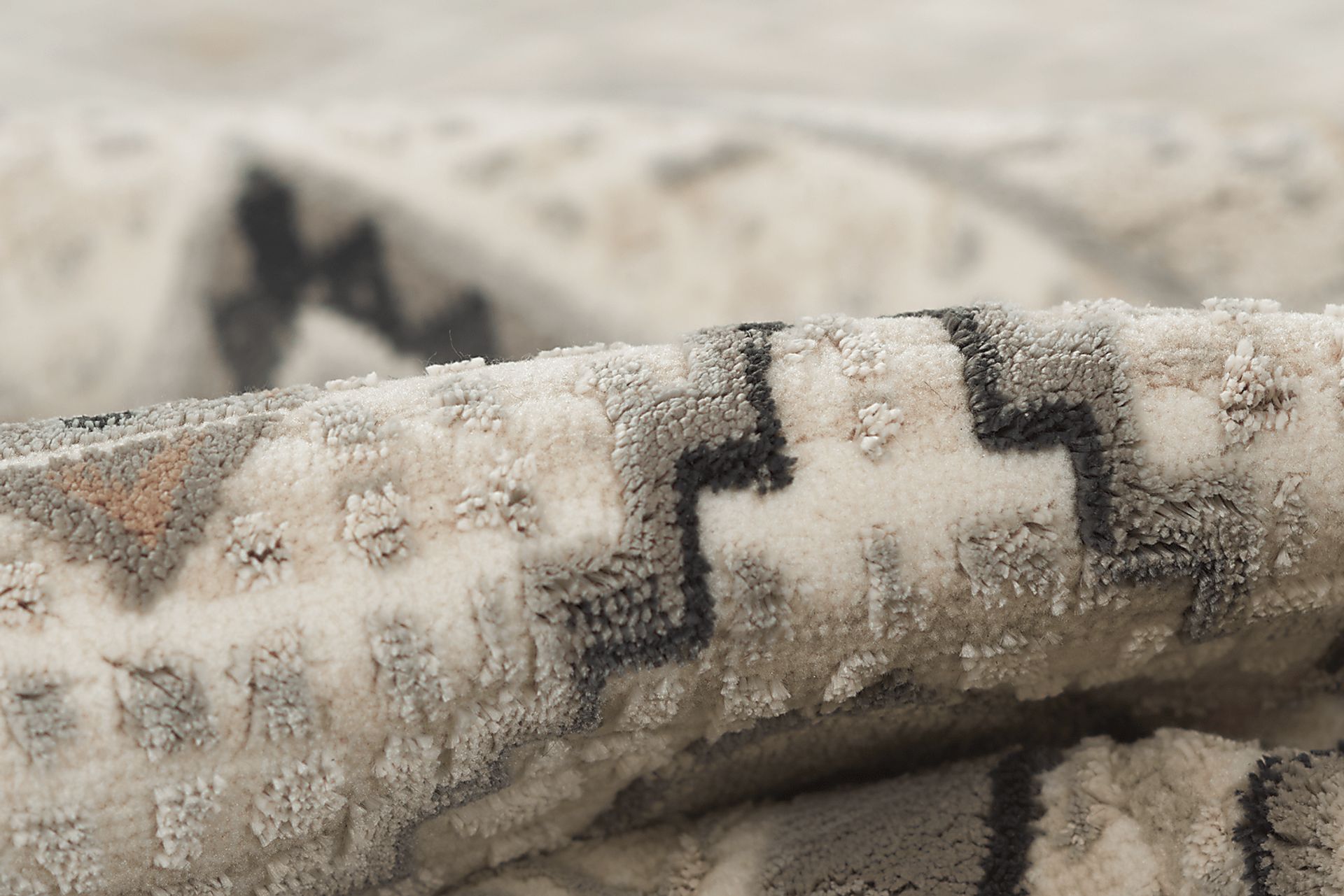 Laene Off-White 3'10 x 5'7 Rug - Image 7