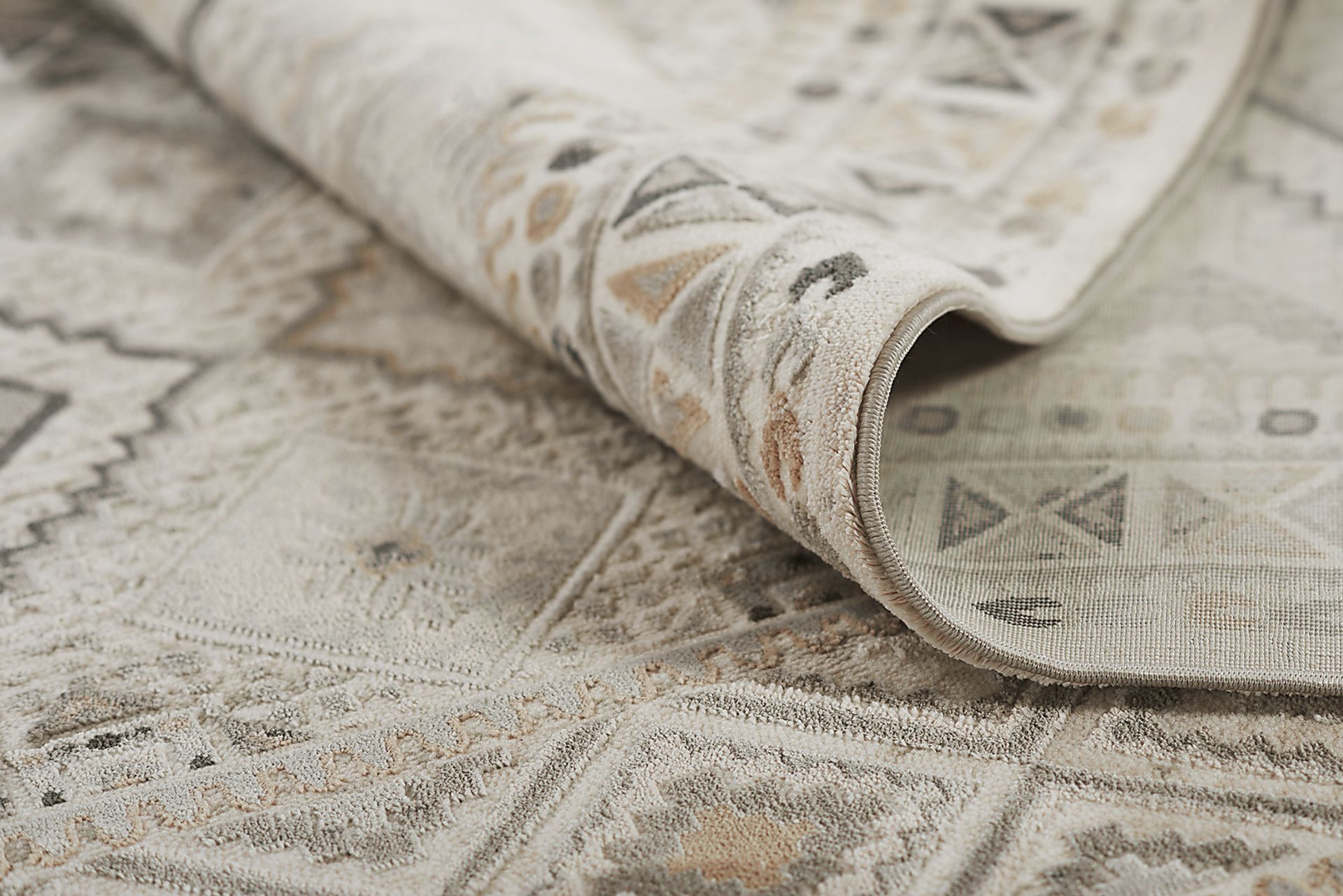 Laene Off-White 3'10 x 5'7 Rug - Image 10