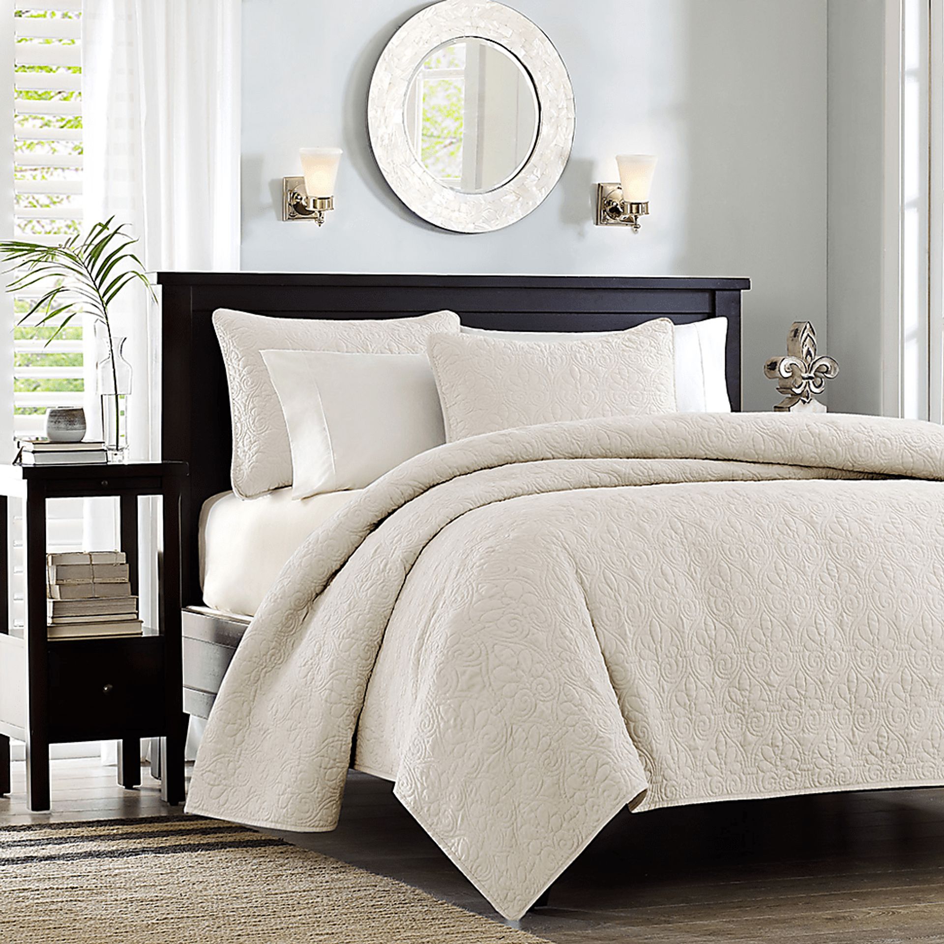 Lafourche Cream 2 Pc Twin/Twin XL Coverlet Set - Image 2