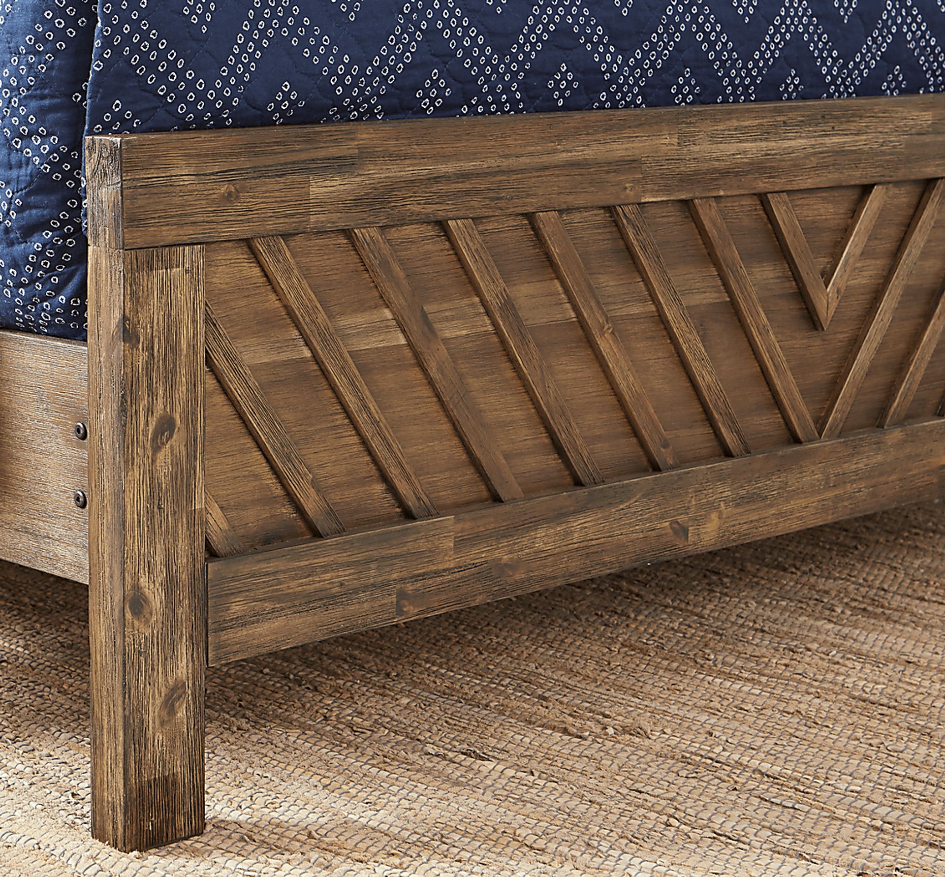 Lake Arrowhead Brown 5 Pc King Panel Bedroom - Image 3