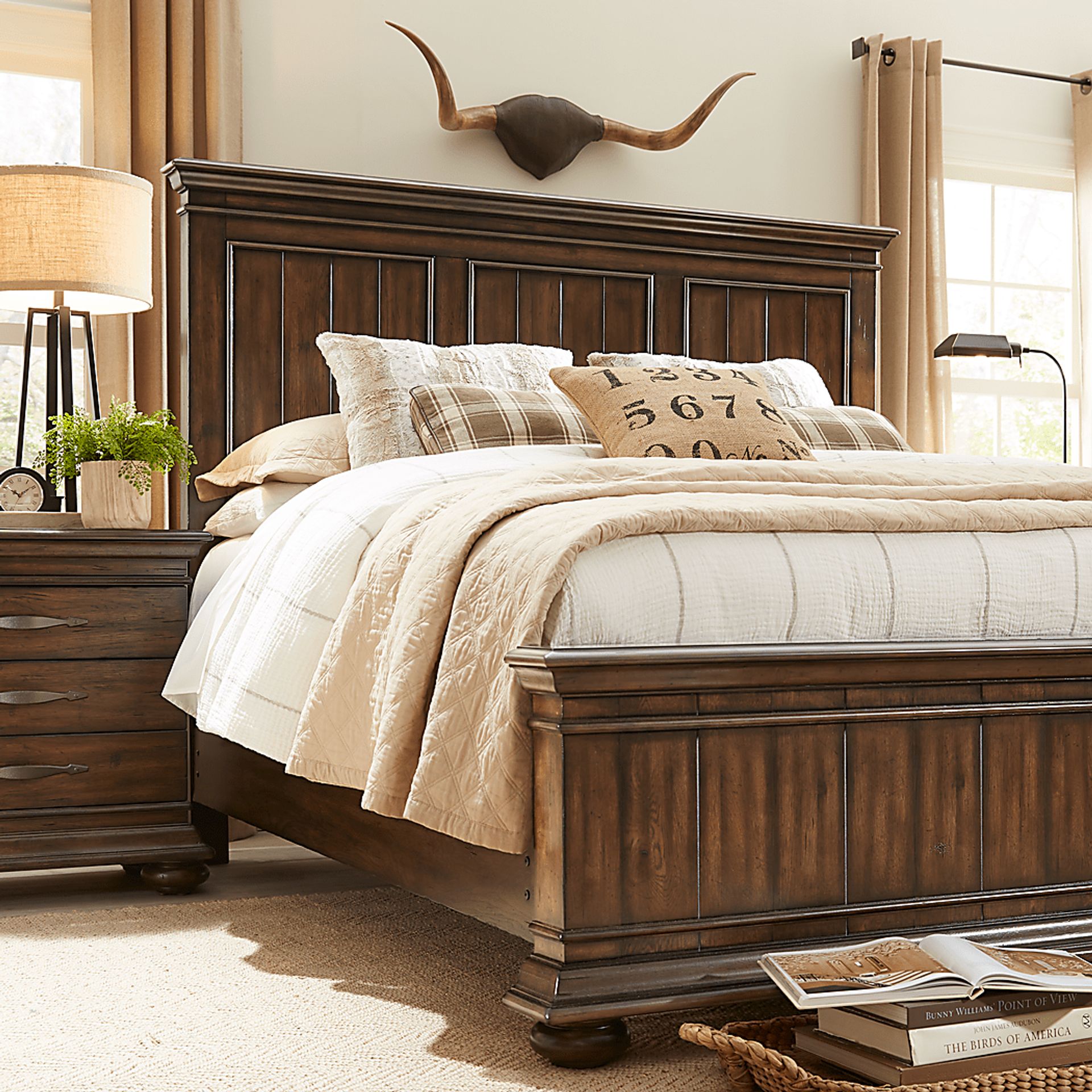 Flynnter 5 Piece King Panel Bedroom - Medium Brown