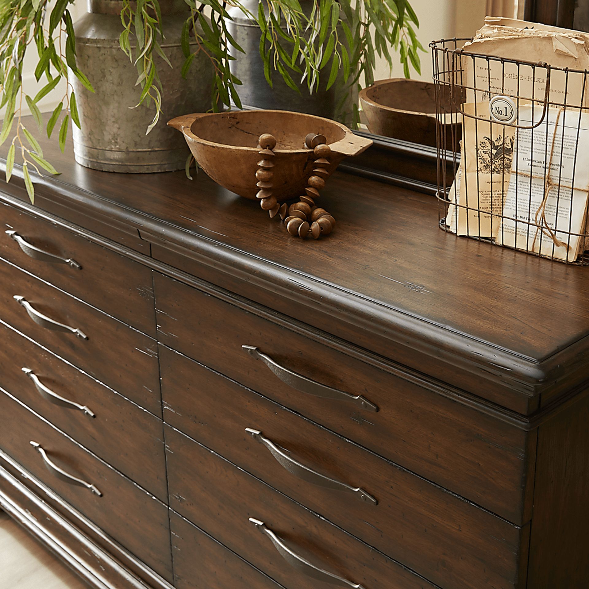 Cindy Crawford Home Lake Hills Brown 8 Pc King Panel Bedroom - Image 5