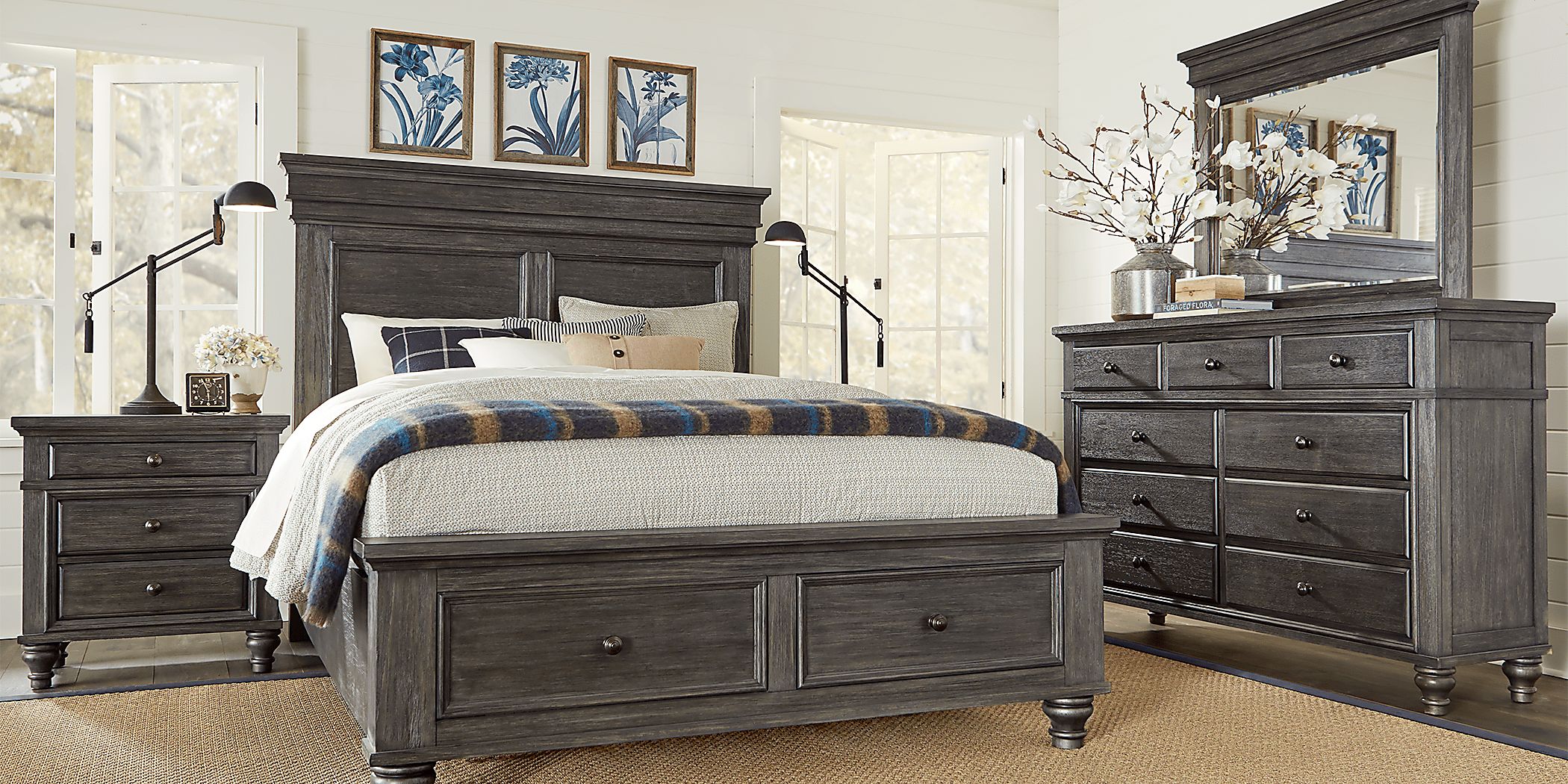 Queen bedroom sets on sale rooms to go