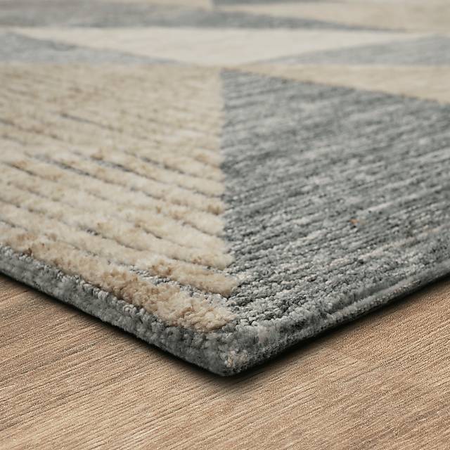 Lakeshore Drive Tan 5'3" x 7'8" Rug - Thumbnail - Image 2