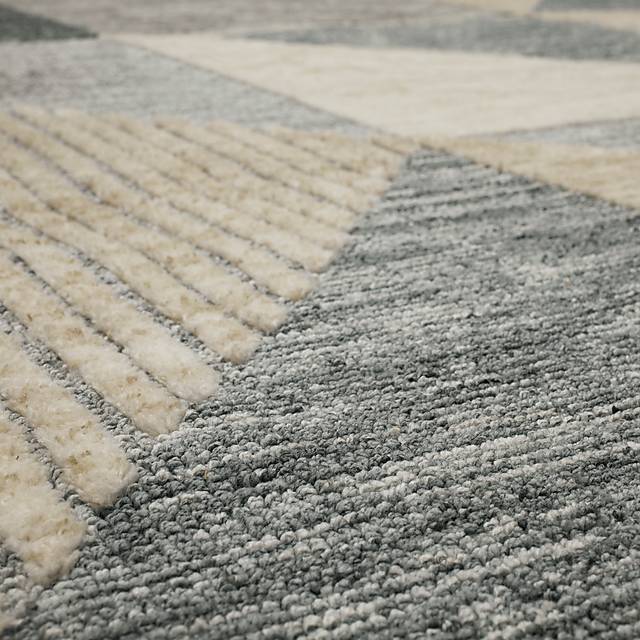 Lakeshore Drive Tan 5'3" x 7'8" Rug - Thumbnail - Image 5