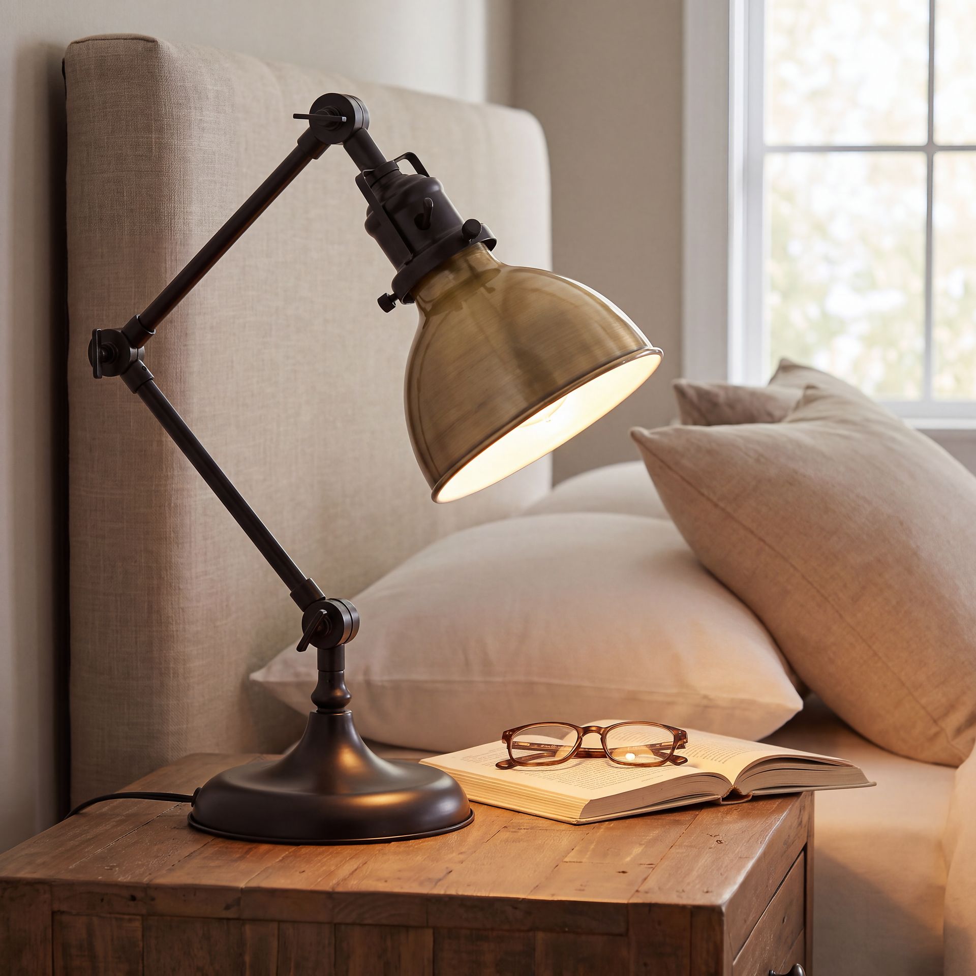 Lakeside Circle Bronze Lamp - Image 5
