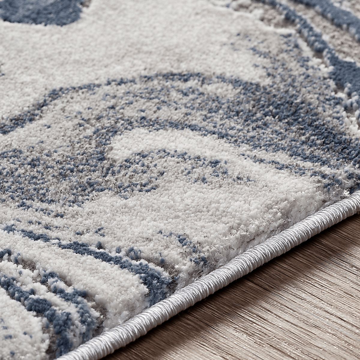 Lakoda Navy Blue Polyproylene Rug | Rooms to Go