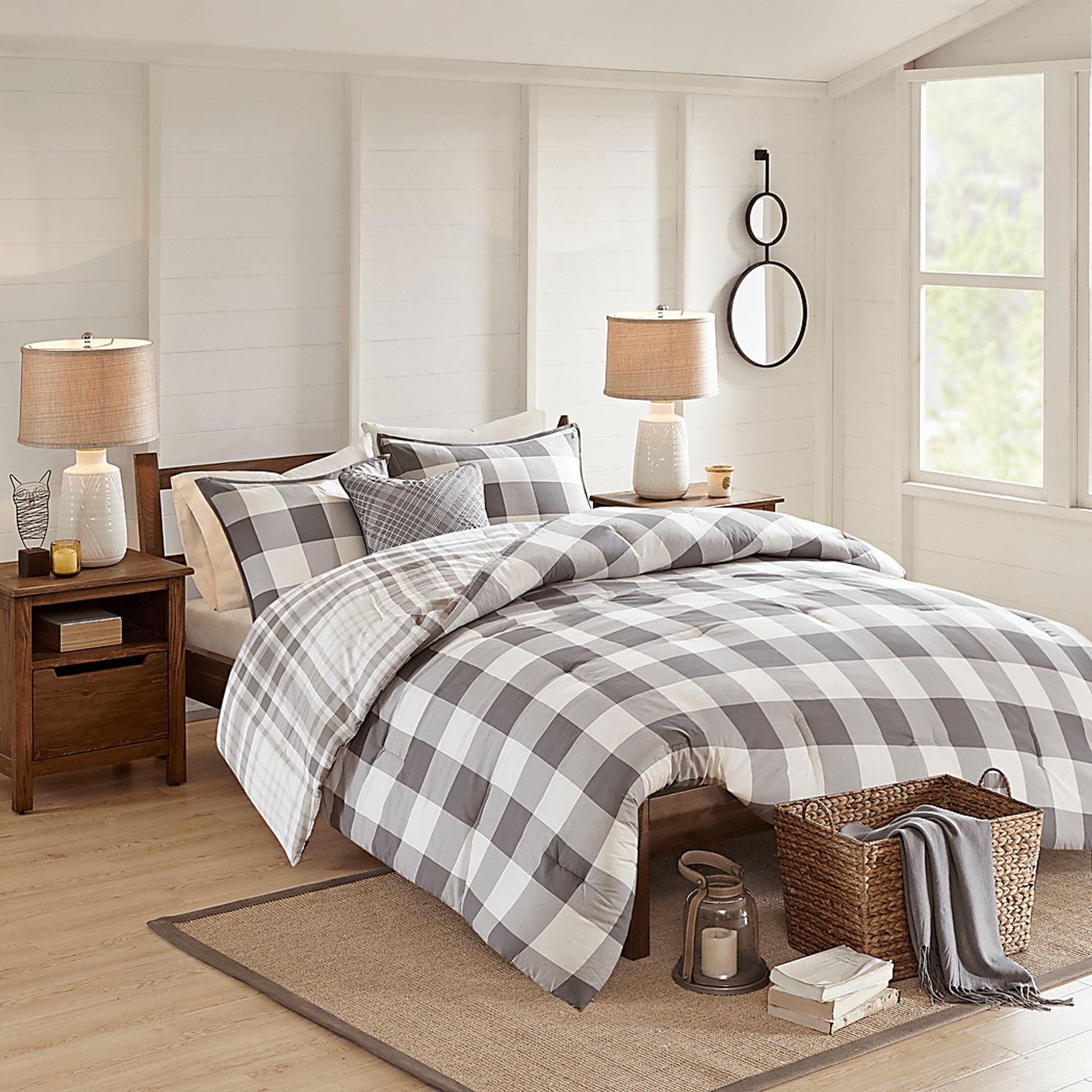 Lakyla Gray 4 Pc Queen Comforter Set - Image 4