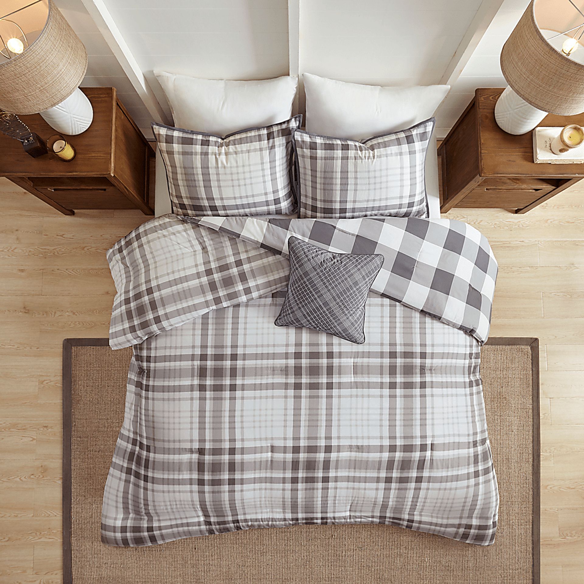 Lakyla Gray 4 Pc Queen Comforter Set - Image 5