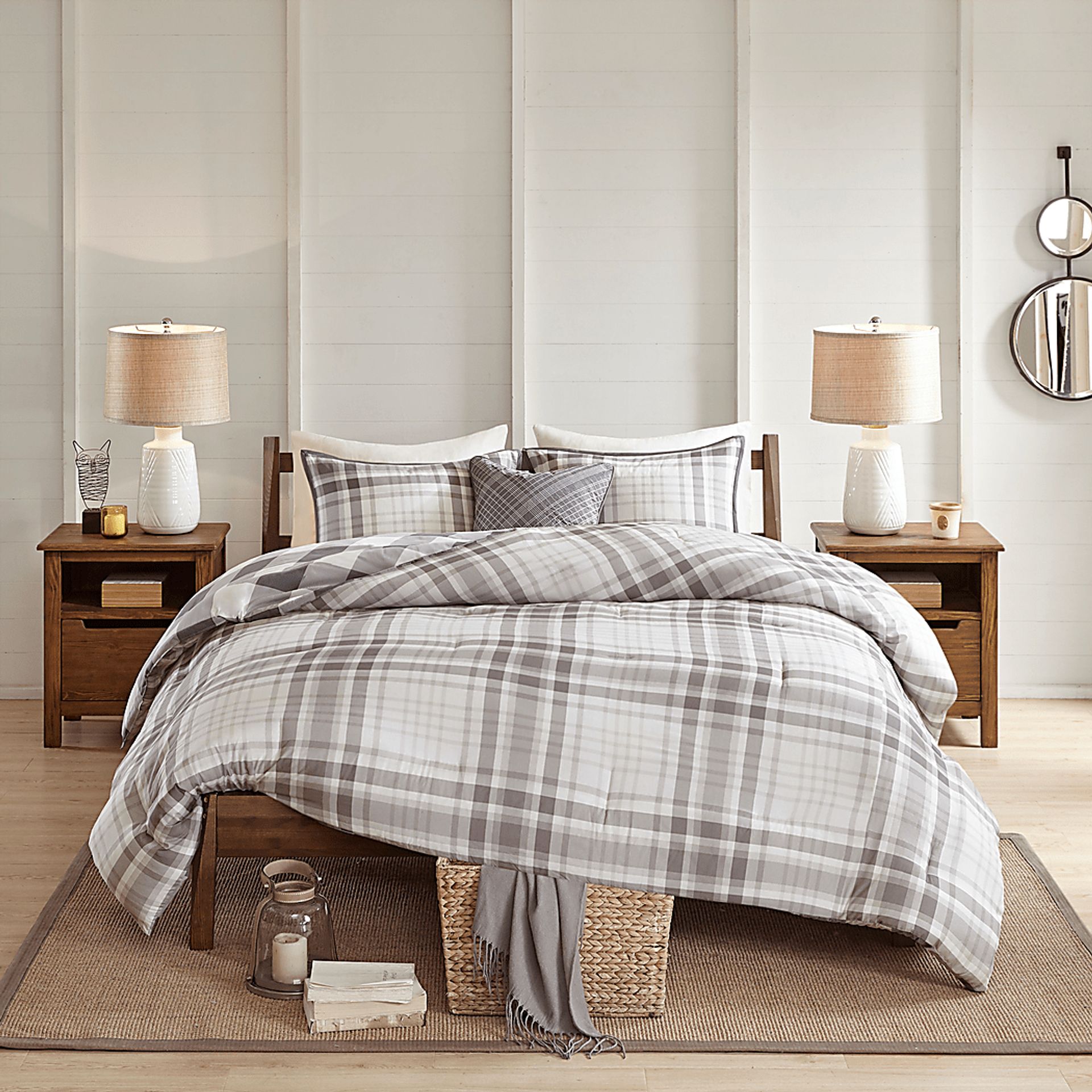 Lakyla Gray 4 Pc Queen Comforter Set - Image 1