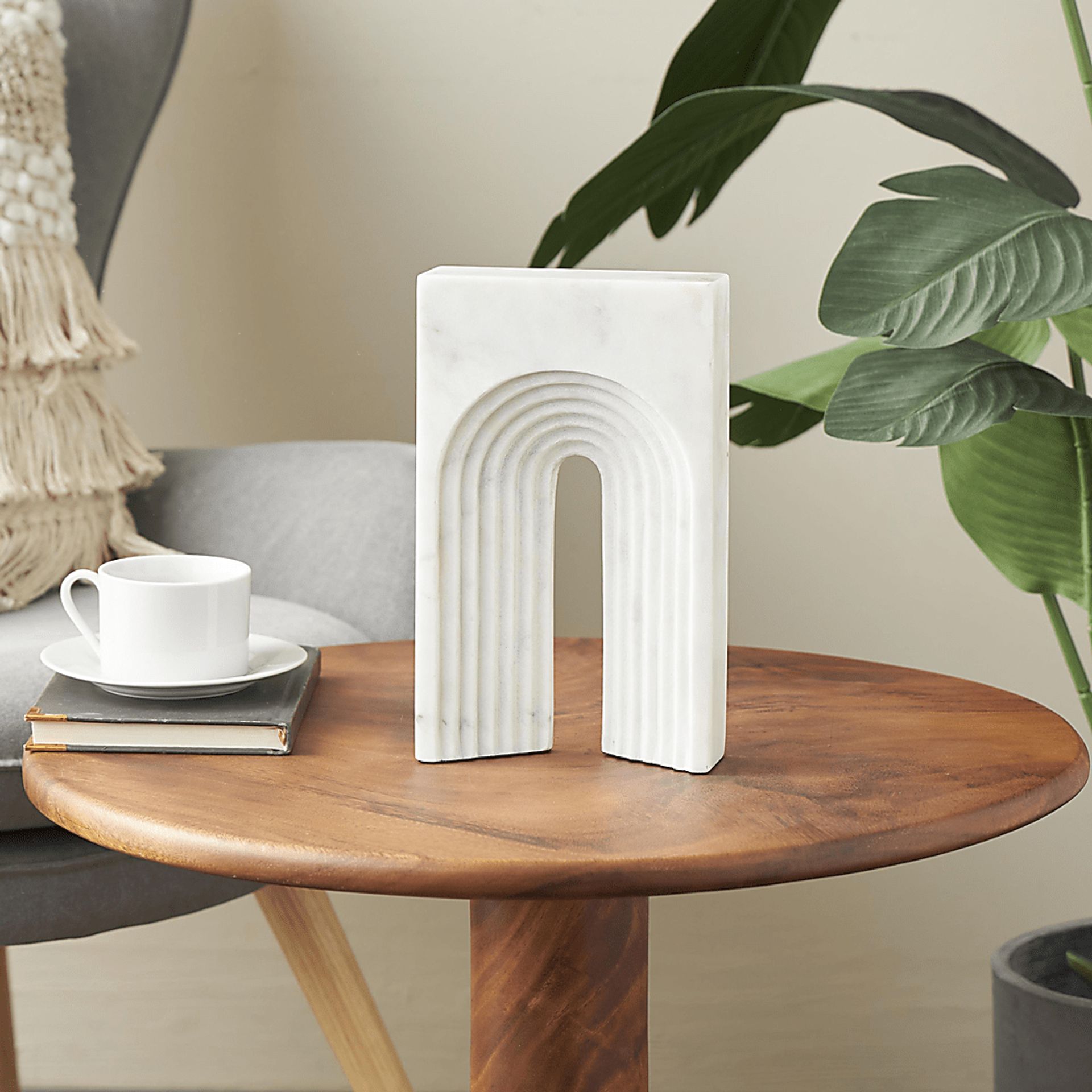 Lalne White Sculpture - Image 2