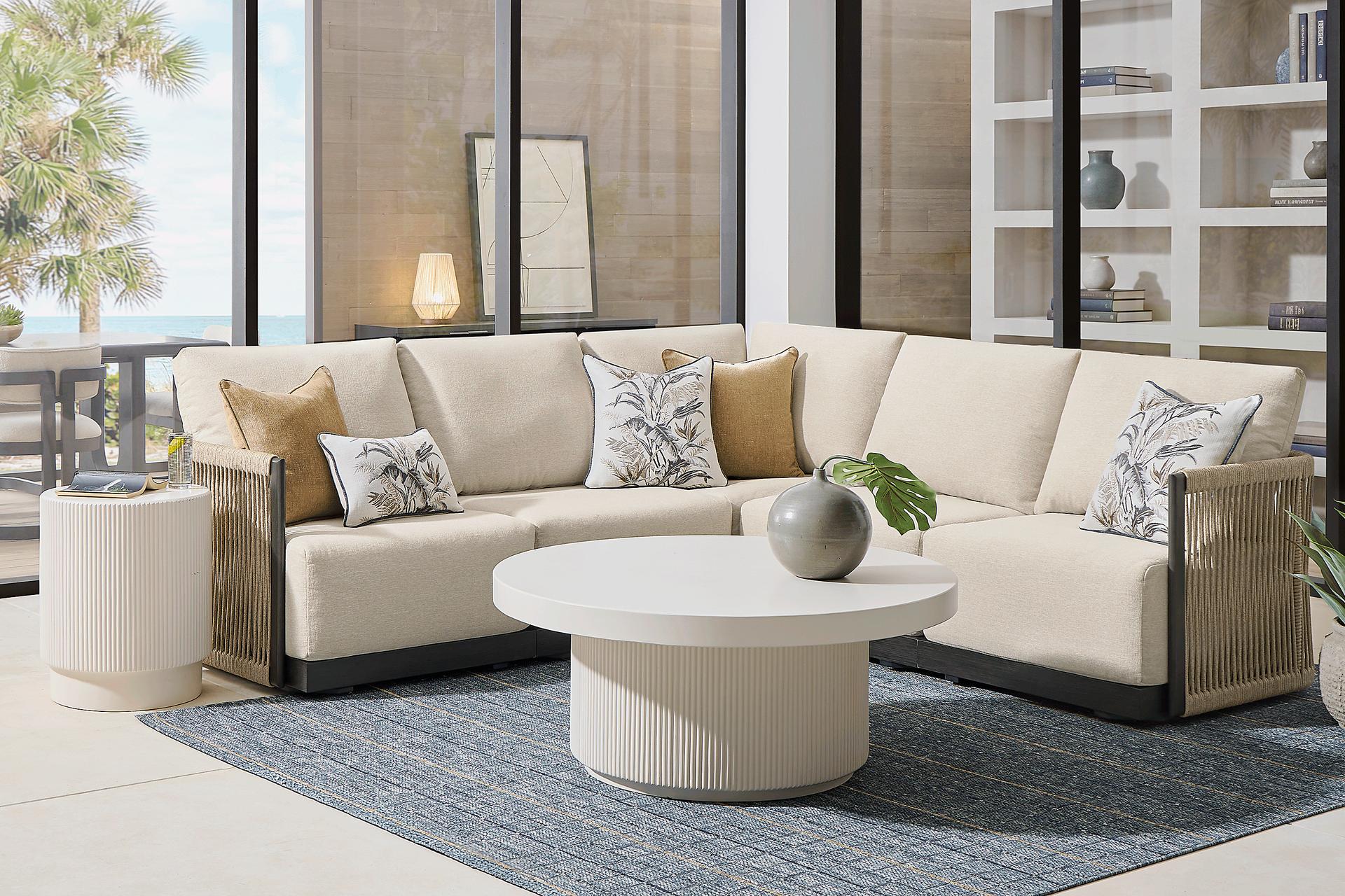 Lanai Black 5 Pc Outdoor Sectional with Cream Cushions