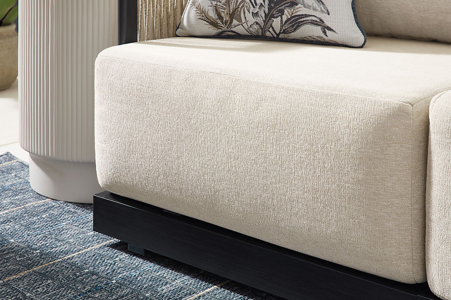 Lanai Black Outdoor Loveseat with Cream Cushions - Image 4