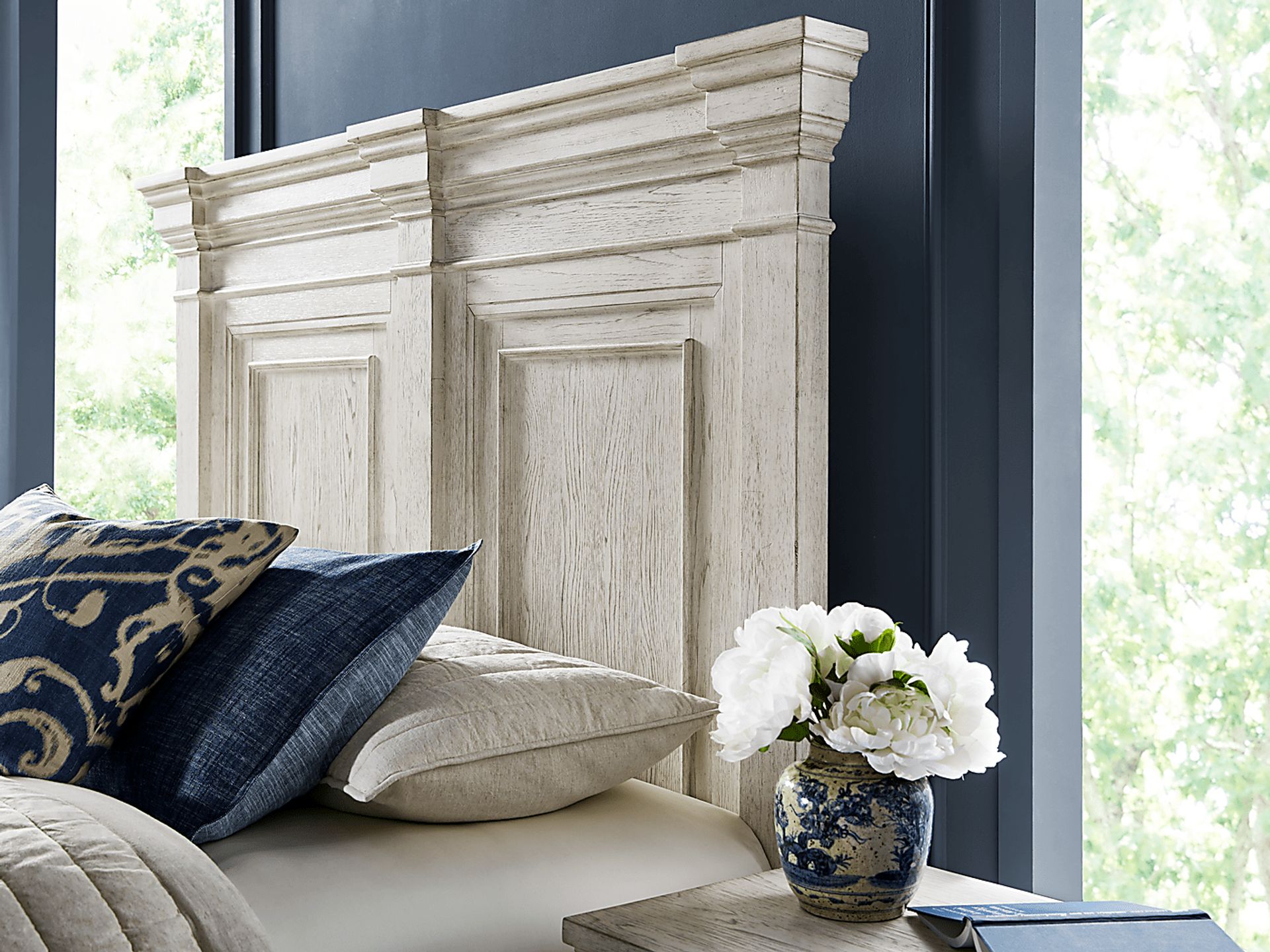 Landon Creek White 5 Pc King Panel Bedroom - Image 3
