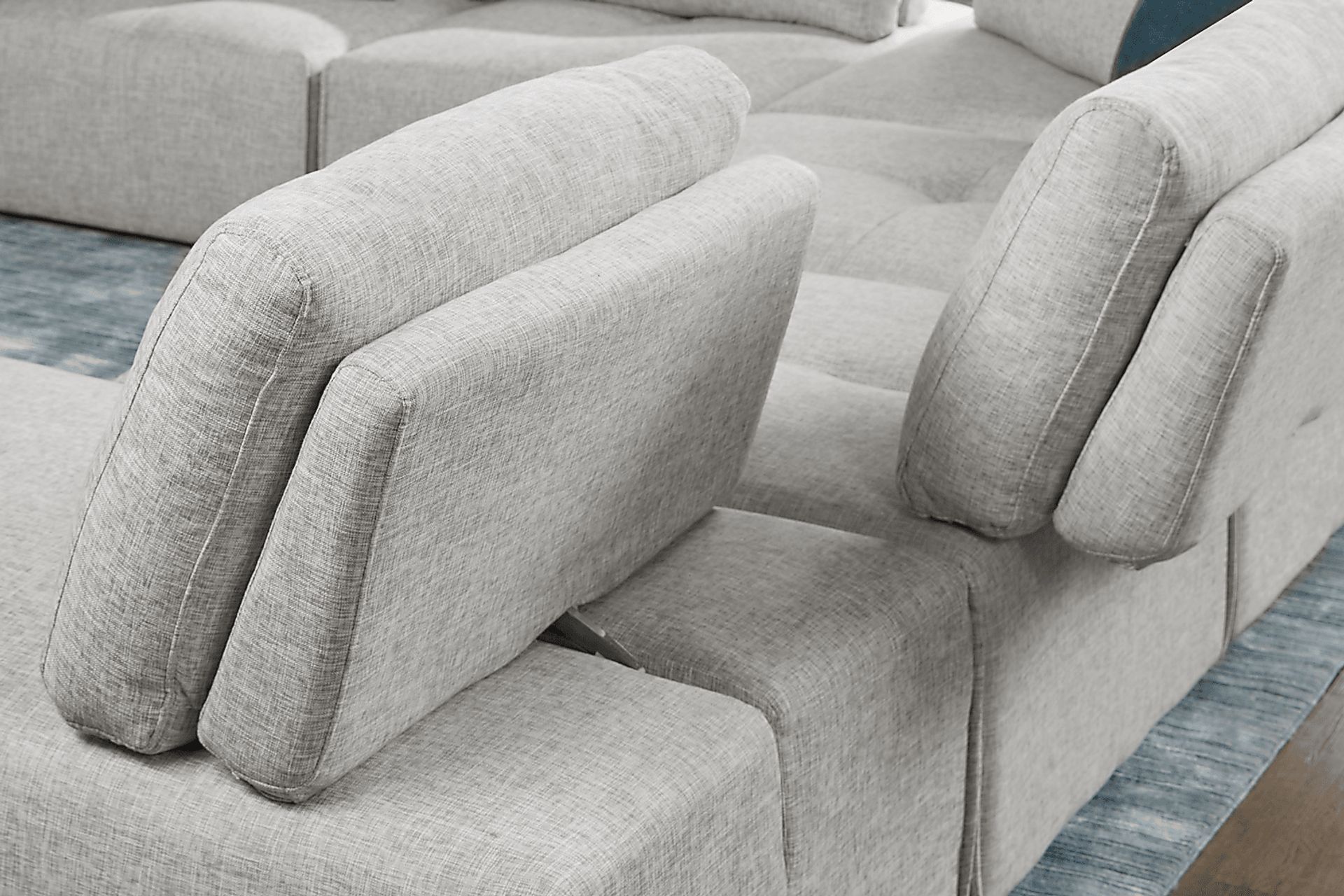 Laney Park Light Gray 5 Pc Sectional - Image 5