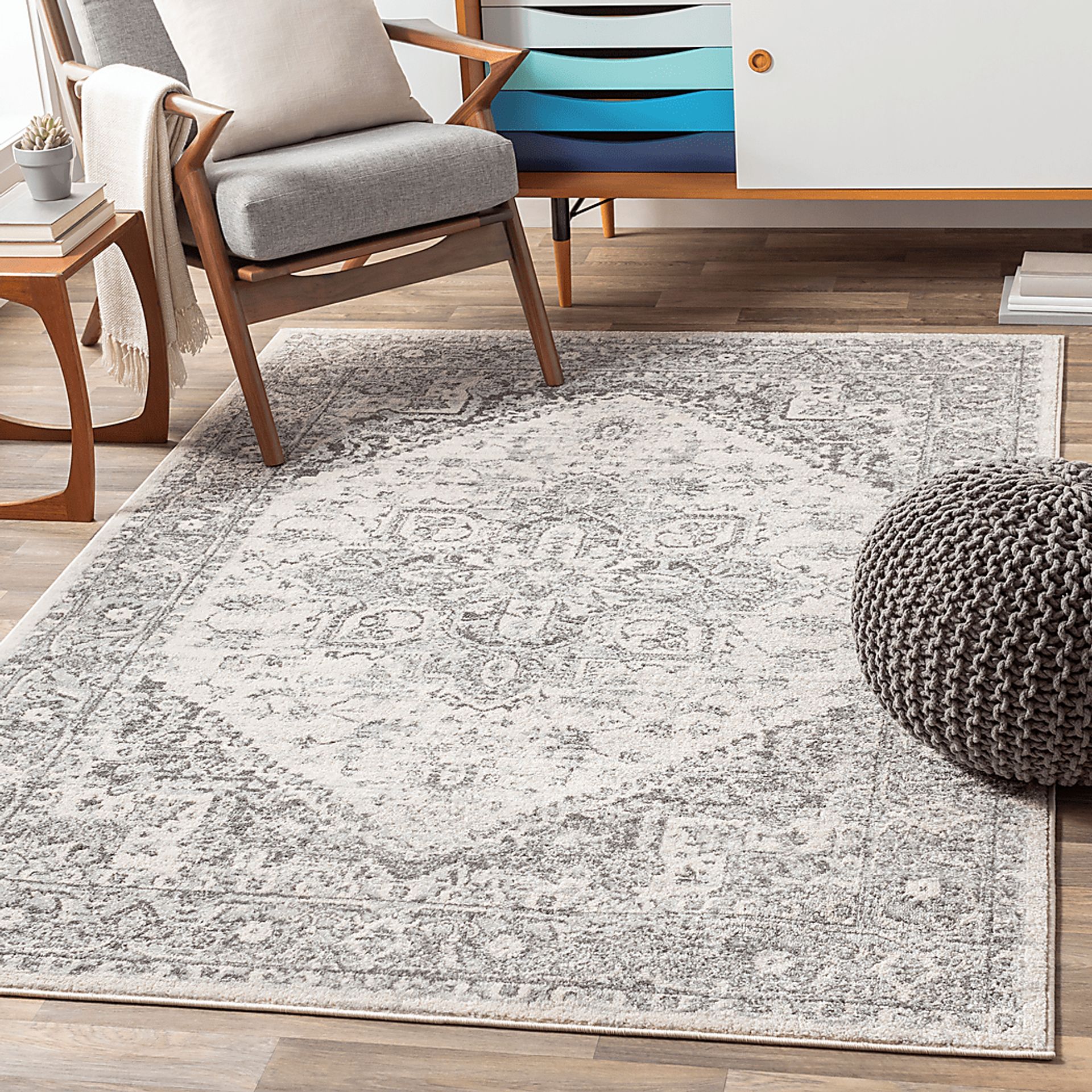 Lara Elle Gray 6'7 x 9' Rug - Image 2