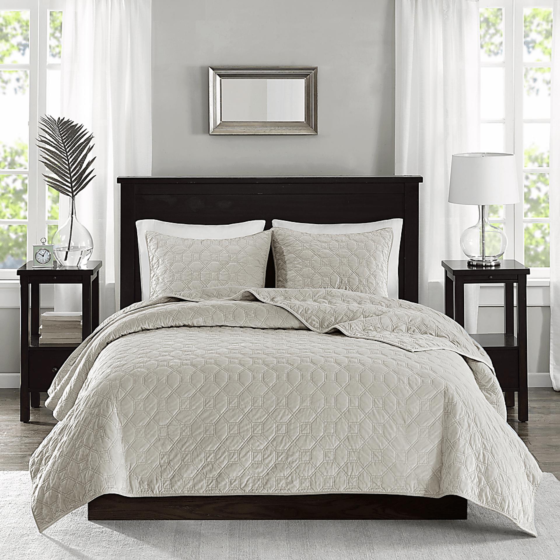 Larah Ivory 3 Pc King Coverlet Set