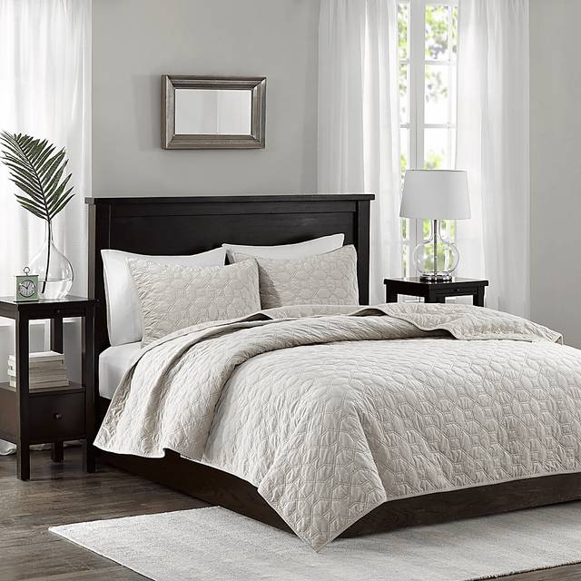 Larah Ivory 3 Pc Queen Coverlet Set - Thumbnail - Image 2