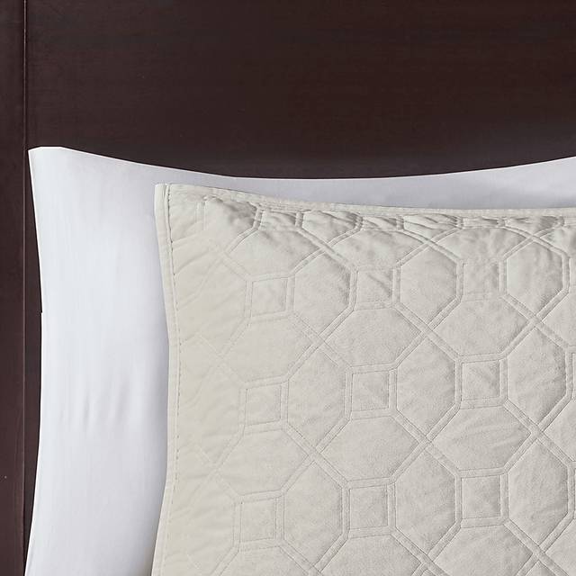 Larah Ivory 3 Pc Queen Coverlet Set - Thumbnail - Image 5