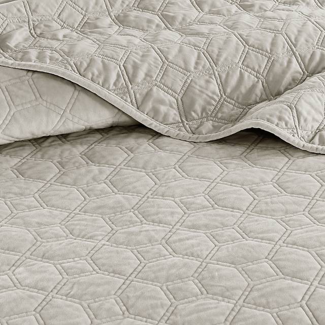 Larah Ivory 3 Pc Queen Coverlet Set - Thumbnail - Image 7
