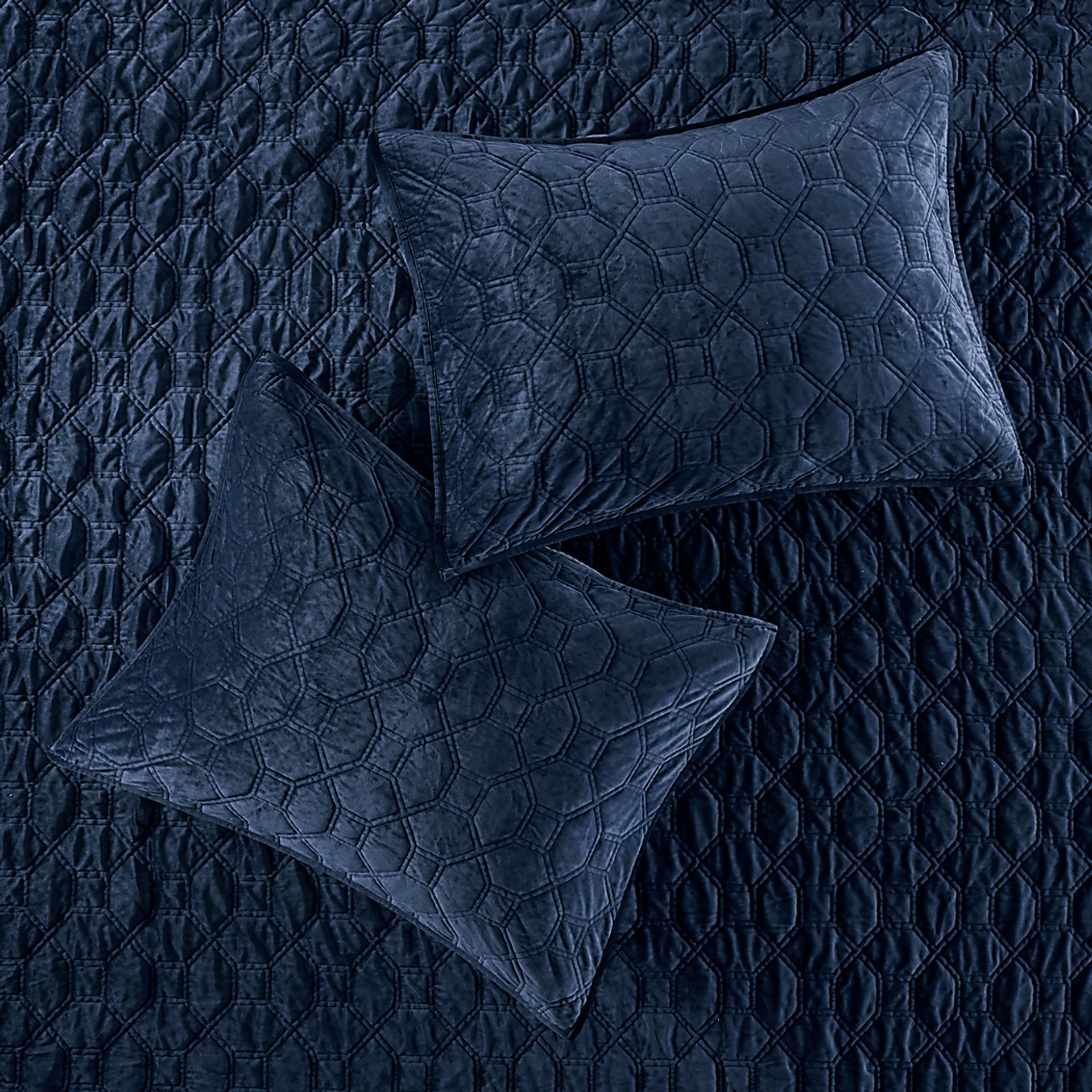 Larah Navy 3 Pc Queen Coverlet Set - Image 4