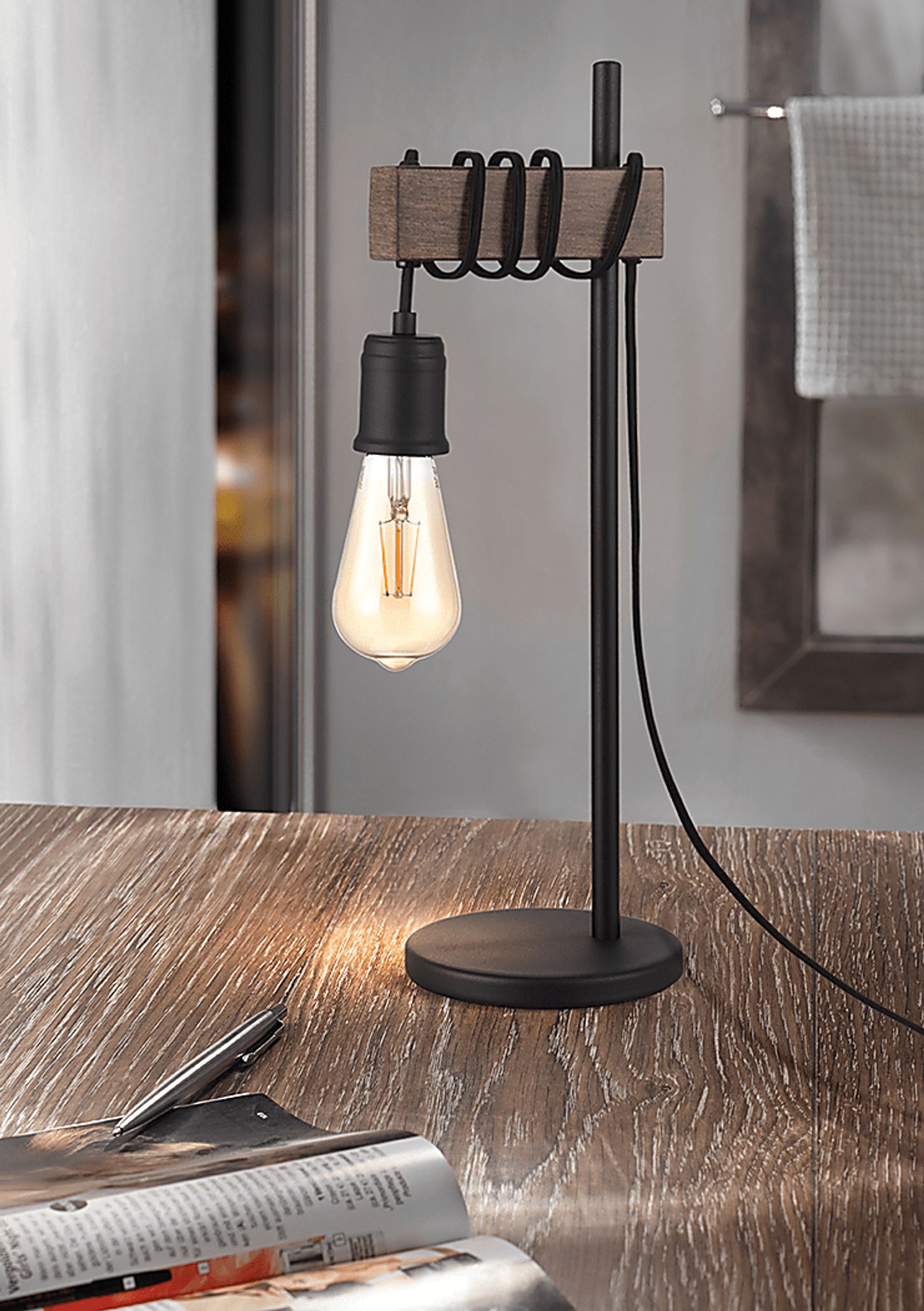 Laredo Bay Black Lamp - Image 2