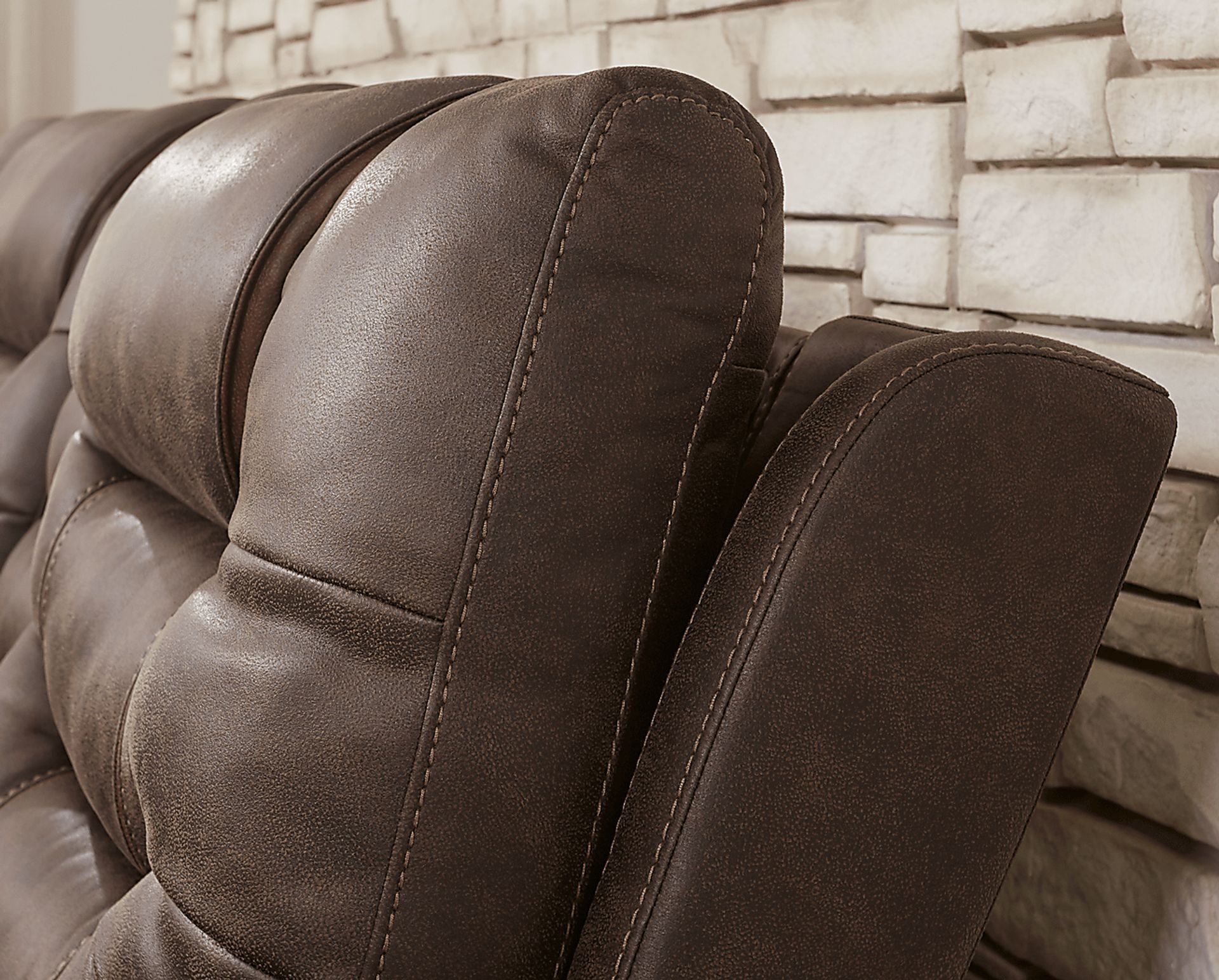 Laredo Springs Brown Loveseat - Image 3