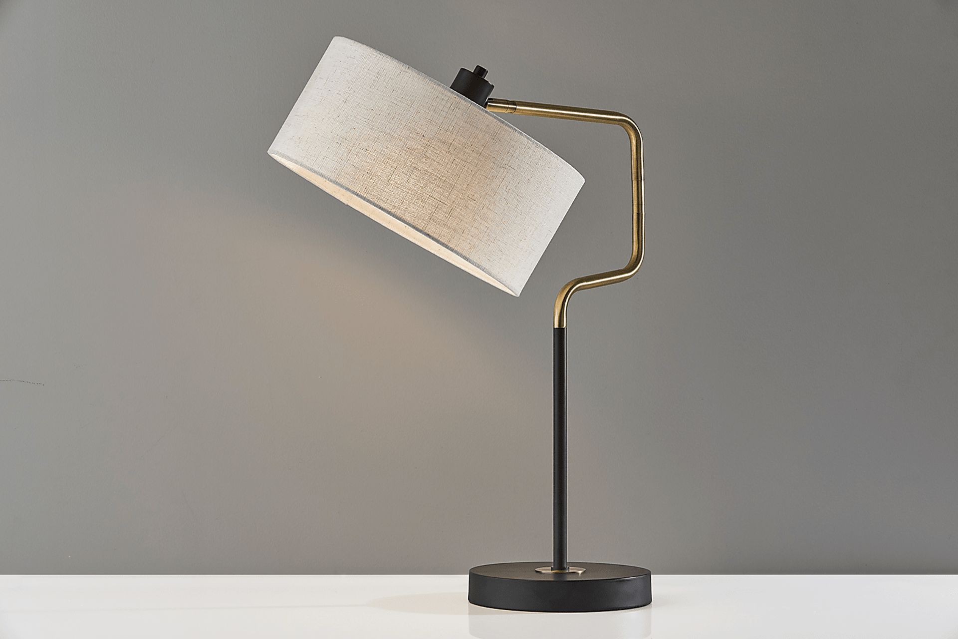 Lariat Circle Brass Lamp - Image 4