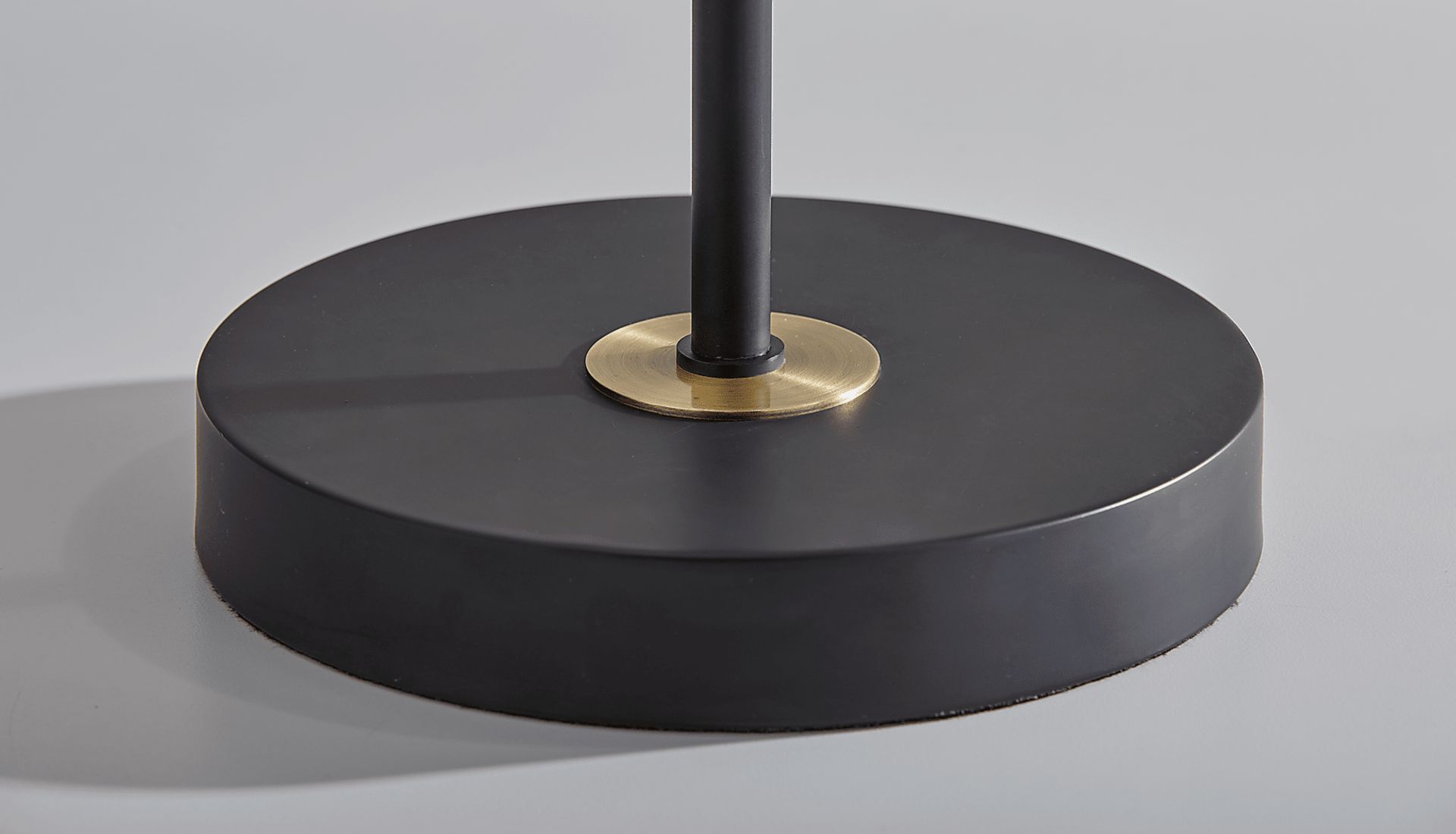Lariat Circle Brass Lamp - Image 9