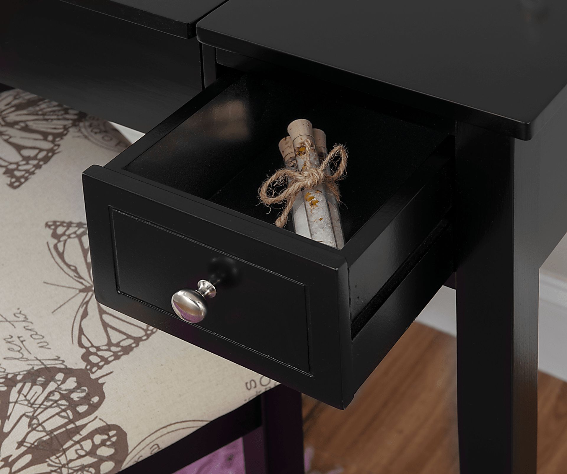 Larkbunting Black Vanity Set - Image 16