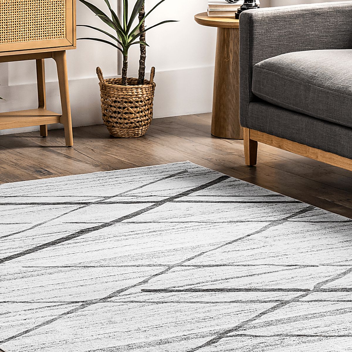 Lastur Light Gray Rugs | Rooms to Go