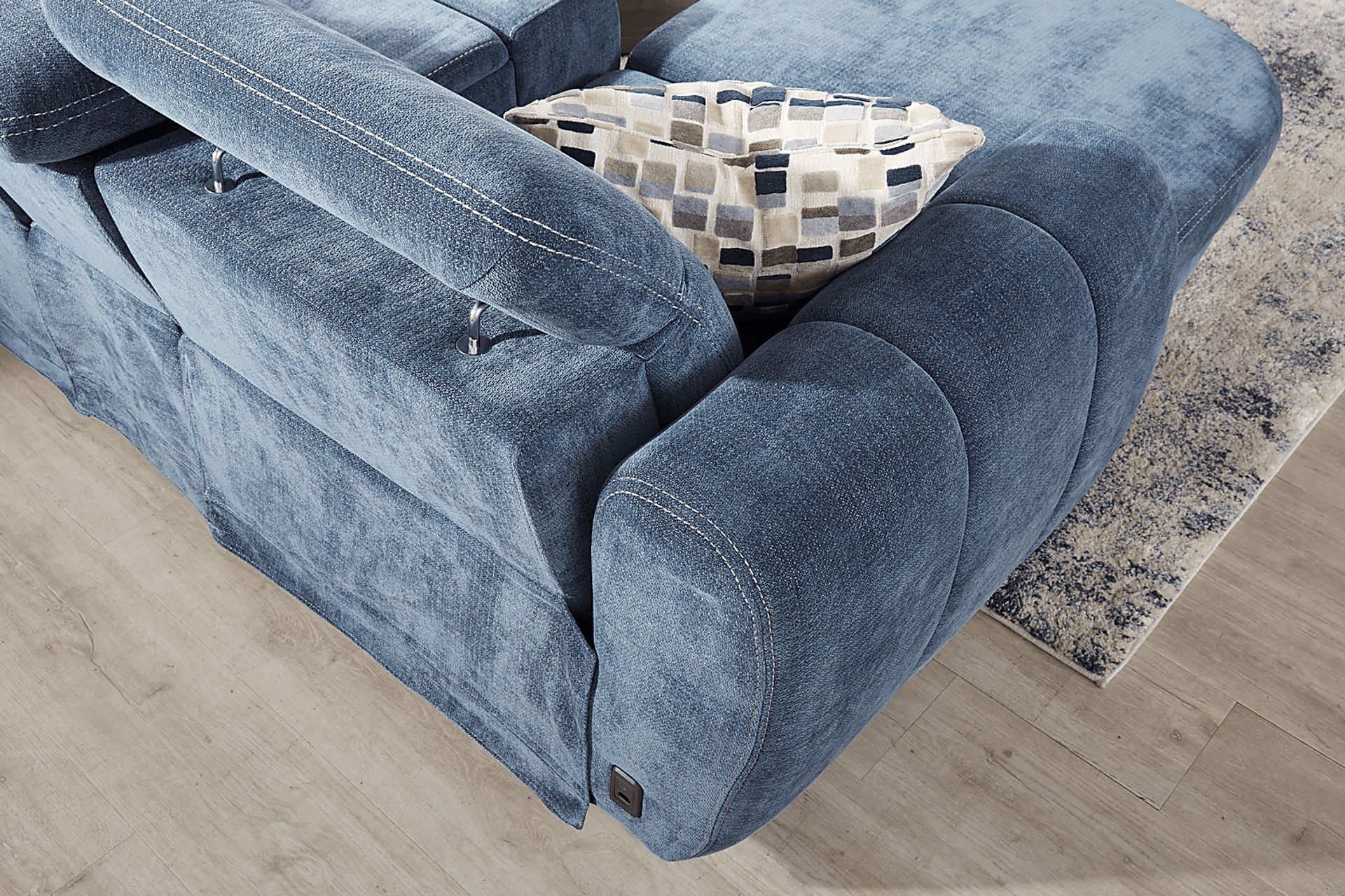 Laurel Heights Blue 6 Pc Dual Power Reclining Sleeper Sectional - Image 11