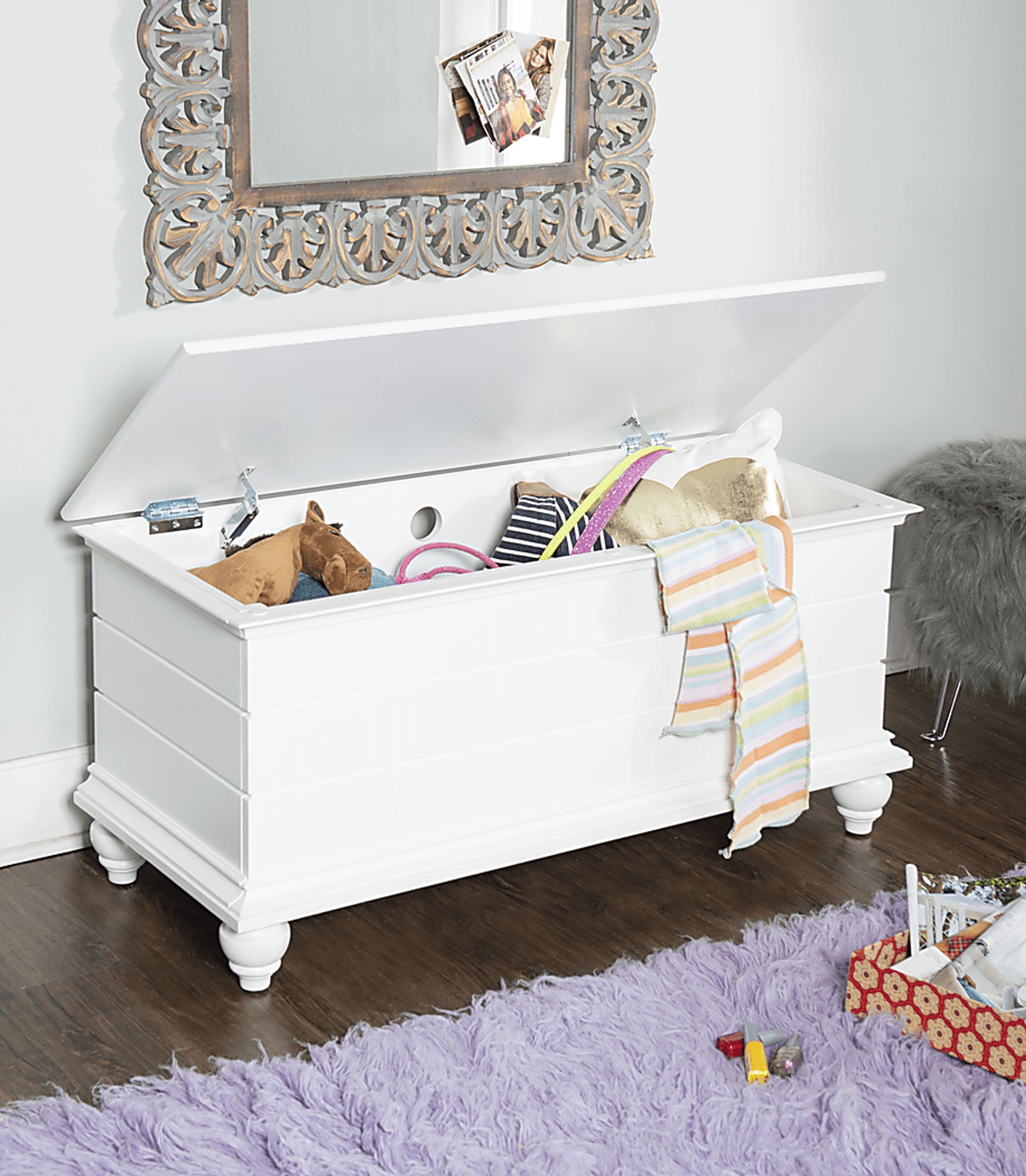 Lawton White Cedar Chest - Image 2