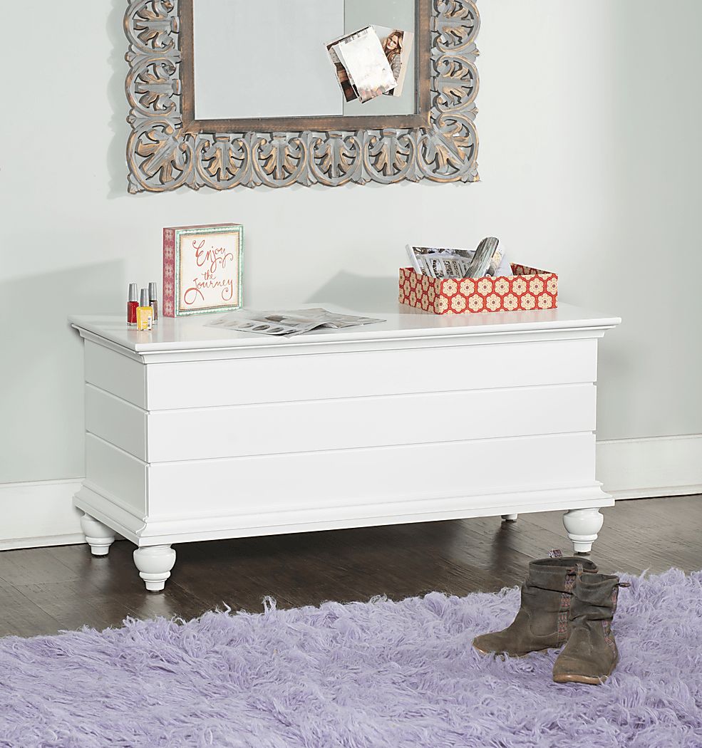 Rooms To Go Lawton Cedar Chest - Thumbnail 3